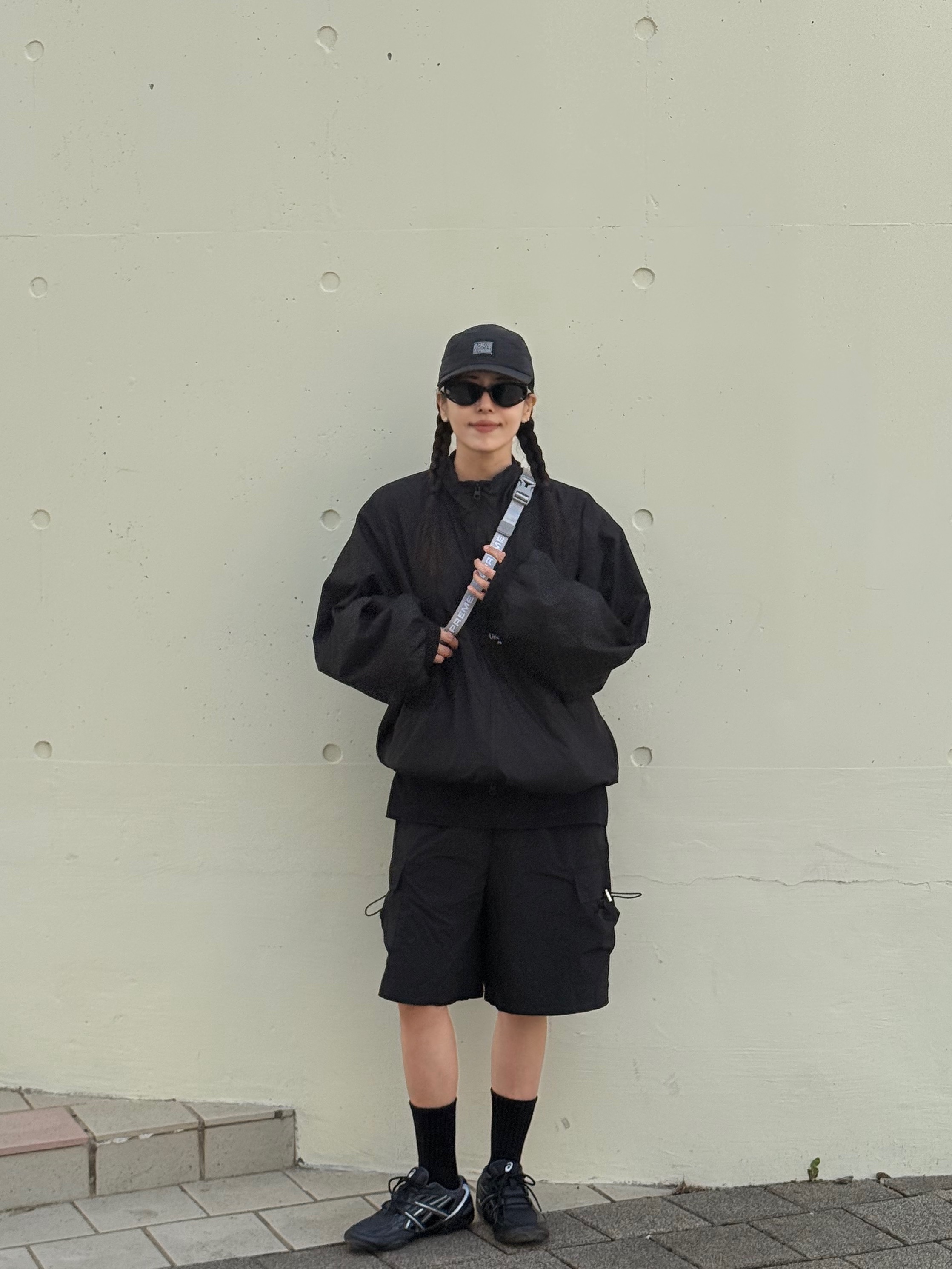 Supreme x Marithe Francois Girbaud Sport Camp Cap Black - 25SS, Undermycar Mu.24 Anti Fxxking Logo Play Crop Zip-up Jacket Black 착용 스타일 - 3