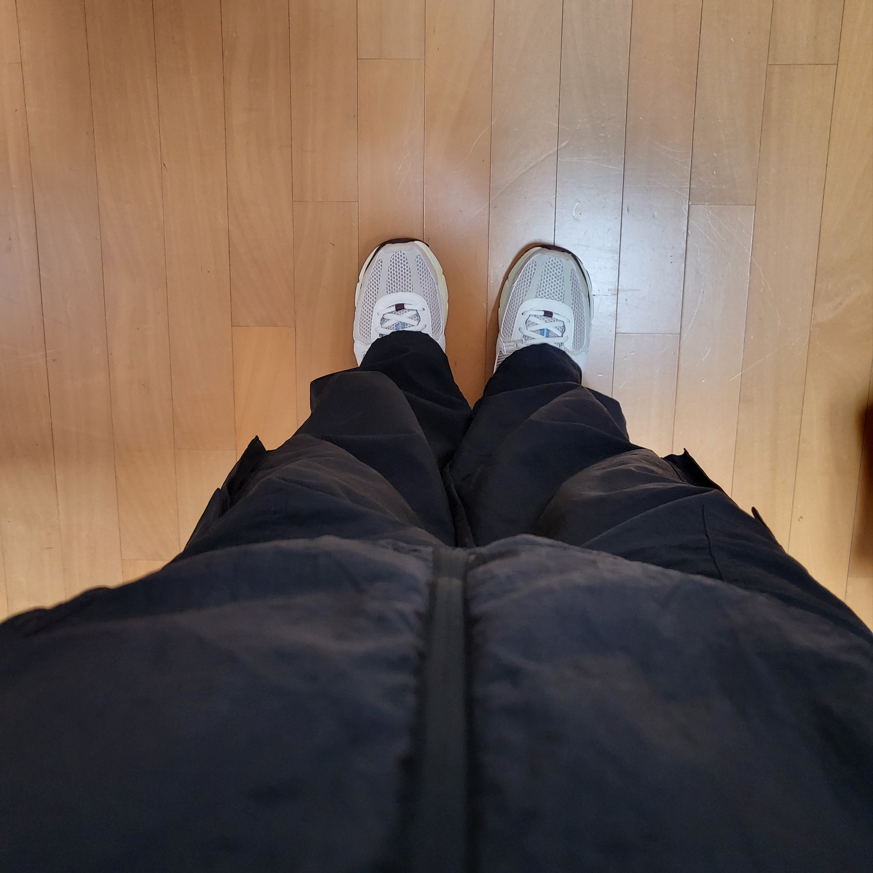 (W) Nike Zoom Vomero 5 Oatmeal 착용 스타일
