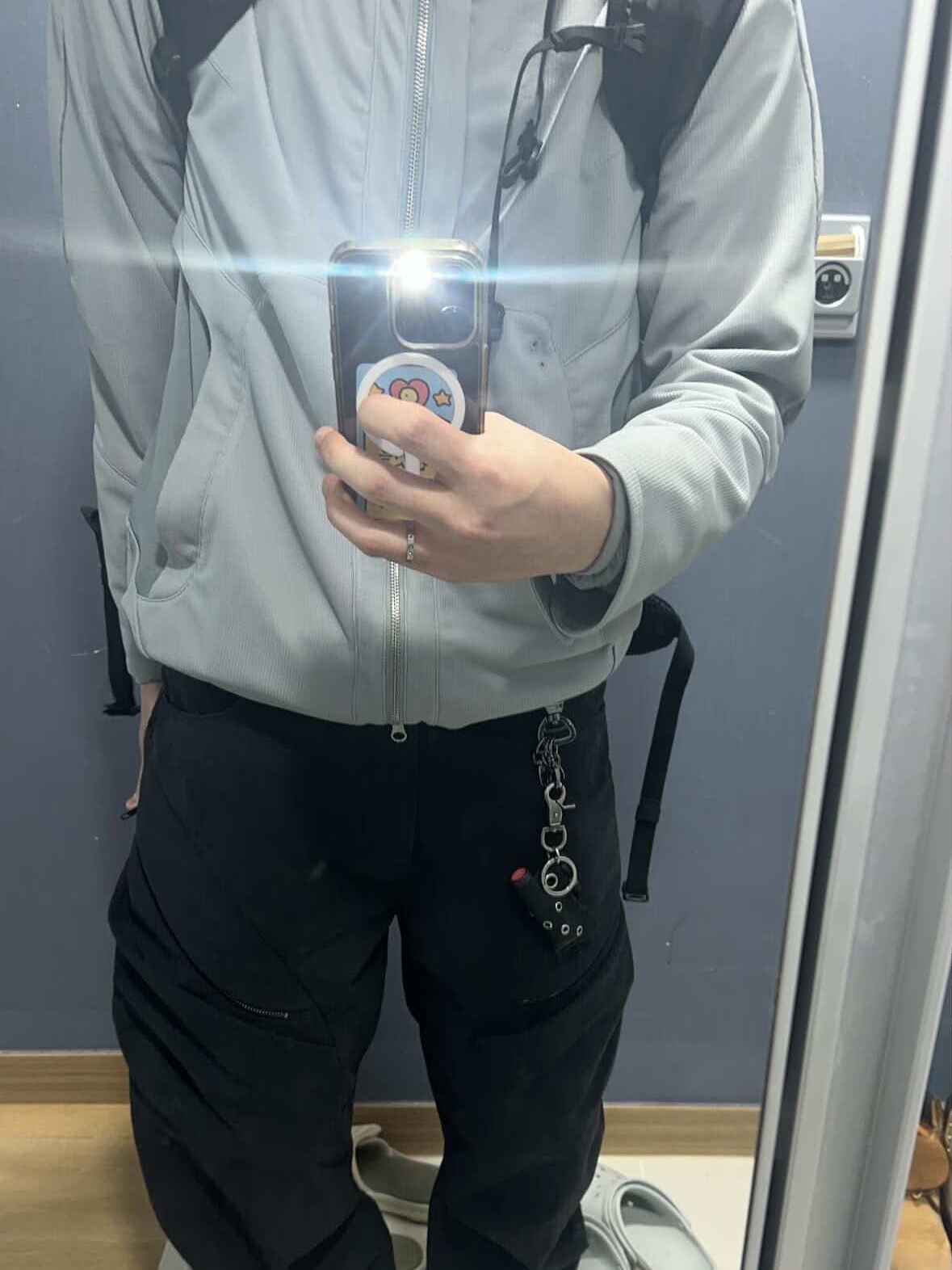 Sansan Gear Dual-Shade Jacket Grey_26SS, Oakley Light Breathe Triple Black 착용 스타일