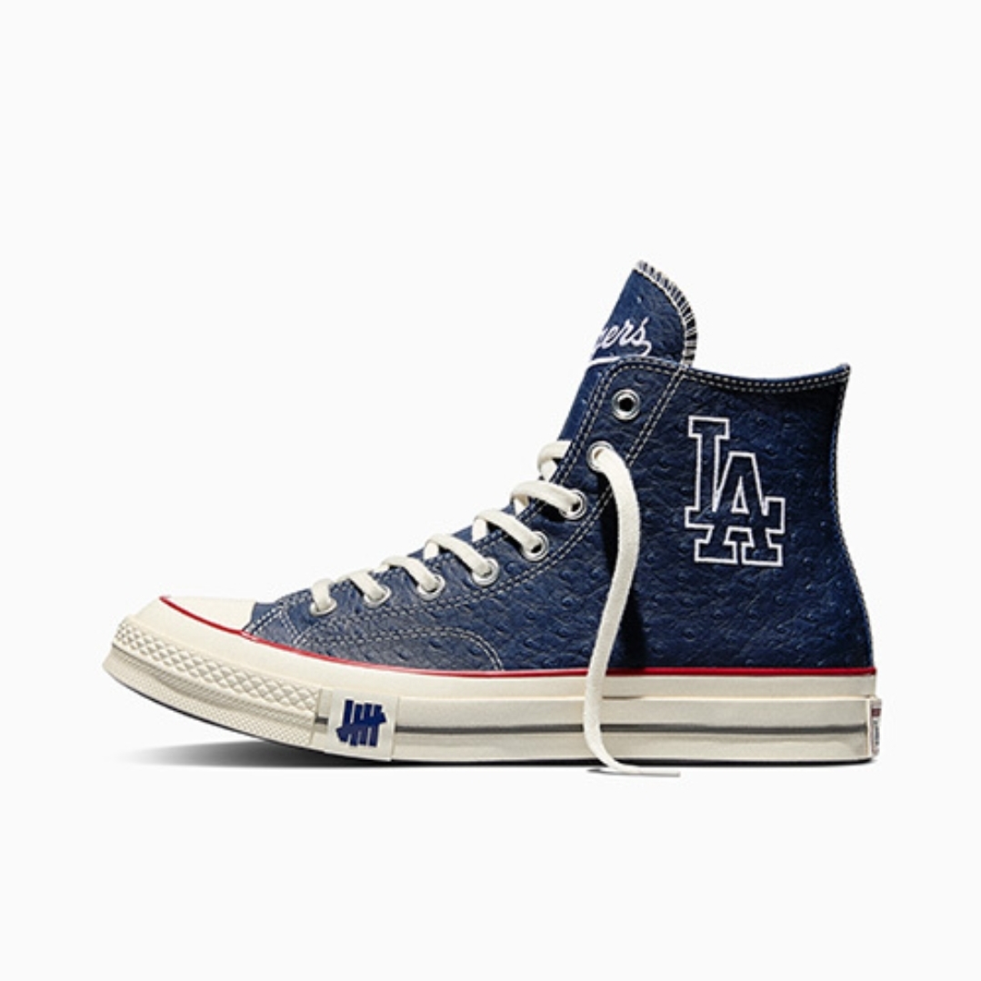 Converse x Undefeated x LA Dodgers Chuck Taylor All Star Hi Blue Cream 착용 스타일 - 4