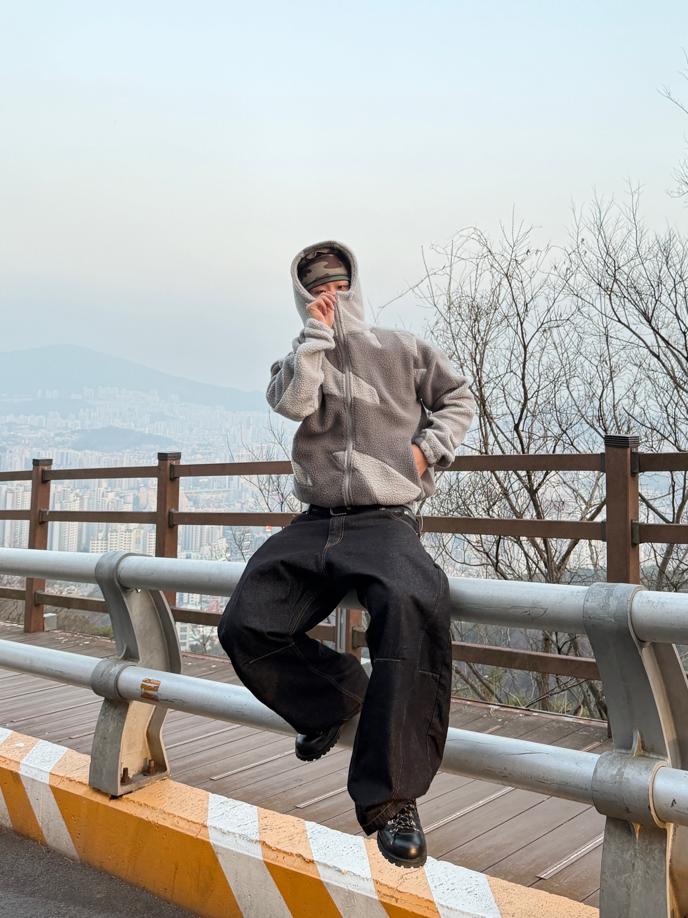 Romantic Move Oat Mountain Oil Black 착용 스타일 - 2