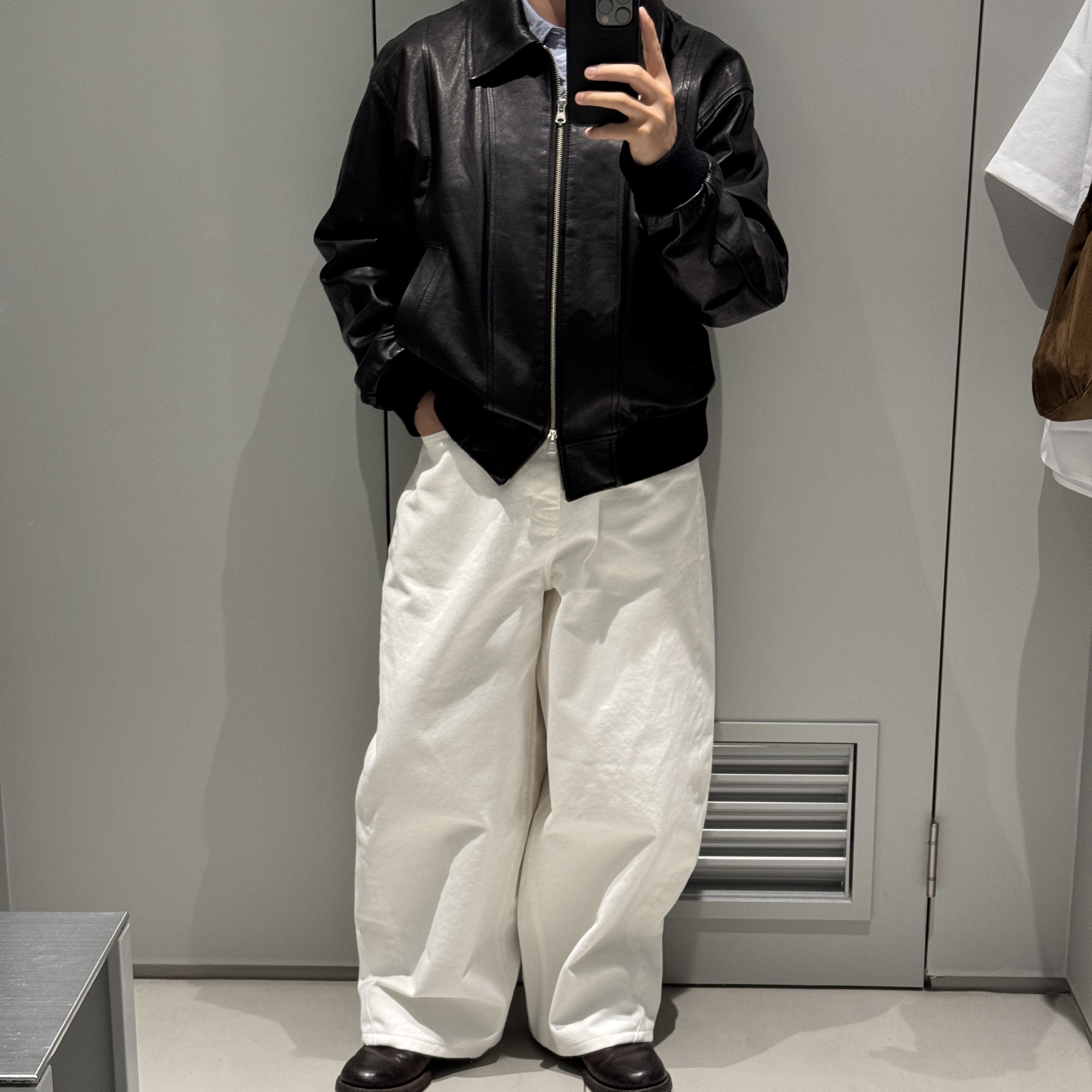 noun Wide Curved Denim Pants White 착용 스타일