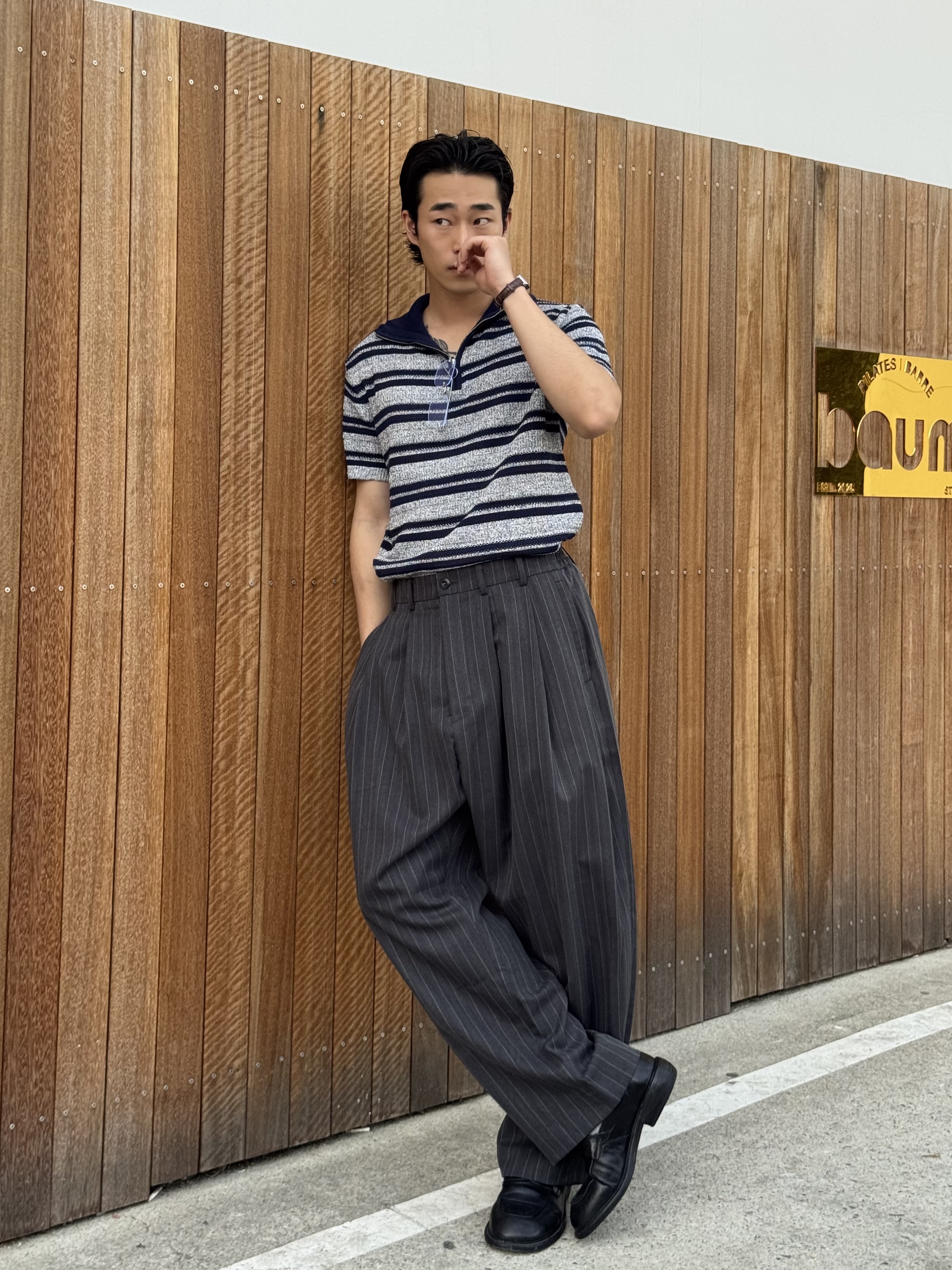 noun Wide Tapered Pants Stripe Charcoal 착용 스타일 - 1