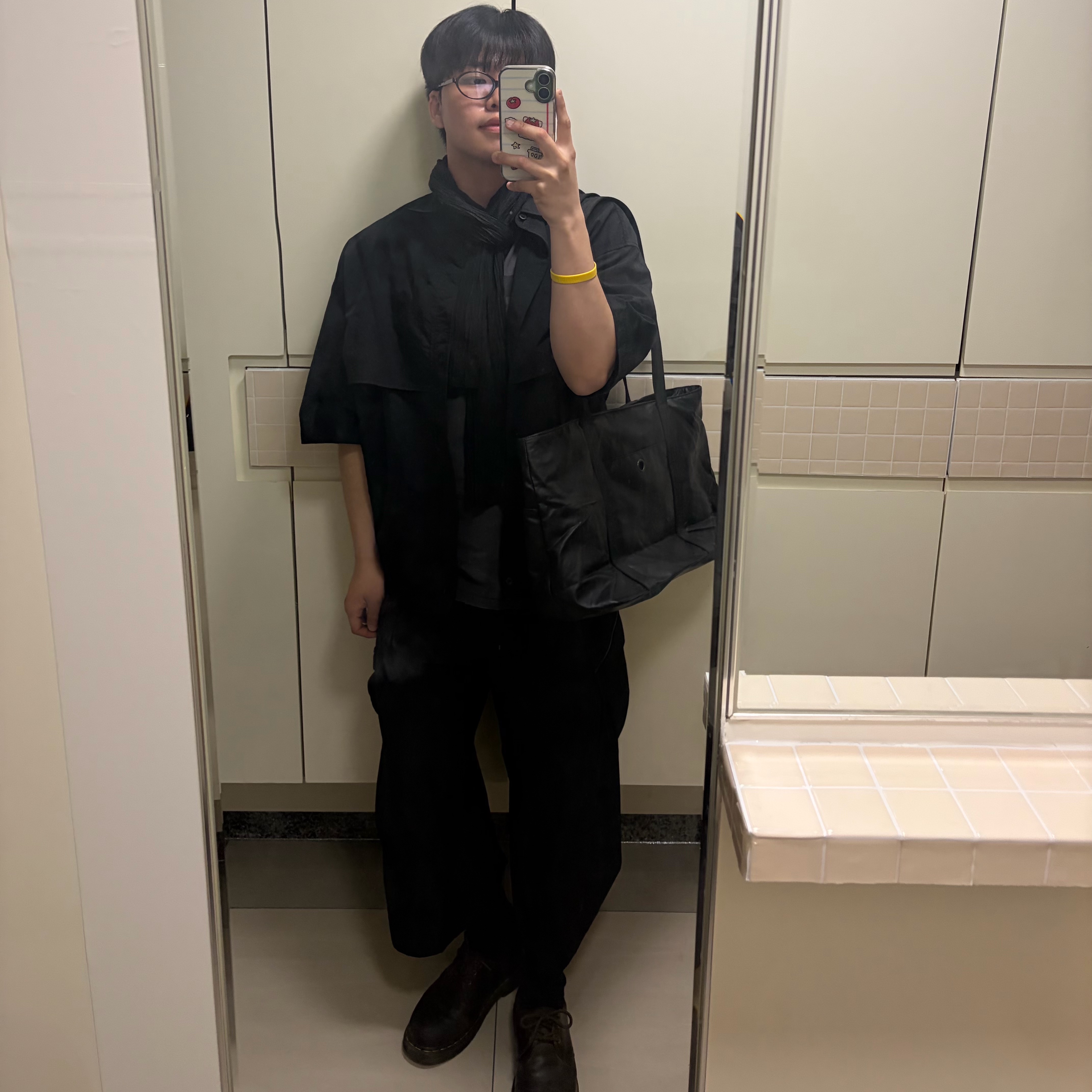 Millo Archive Lump Two Way Bag Black, Dr. Martens 1461 Crazy Horse Dark Brown 착용 스타일