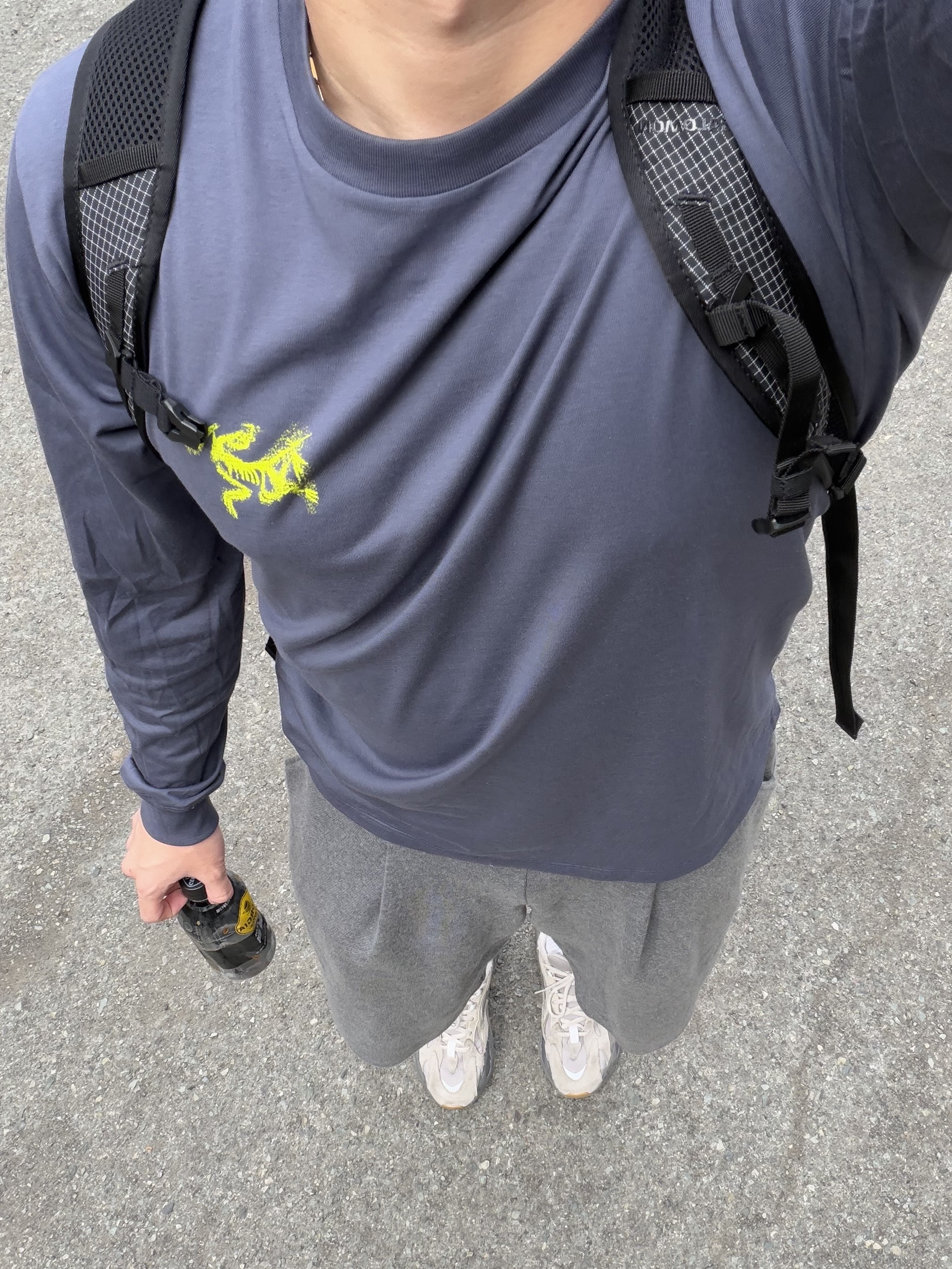 Arc'teryx Kragg SL Cotton Bird Tile LS Shirt Dk Stratus Euphoria, Adidas Yeezy Boost 700 V2 Tephra 2023 착용 스타일 - 2