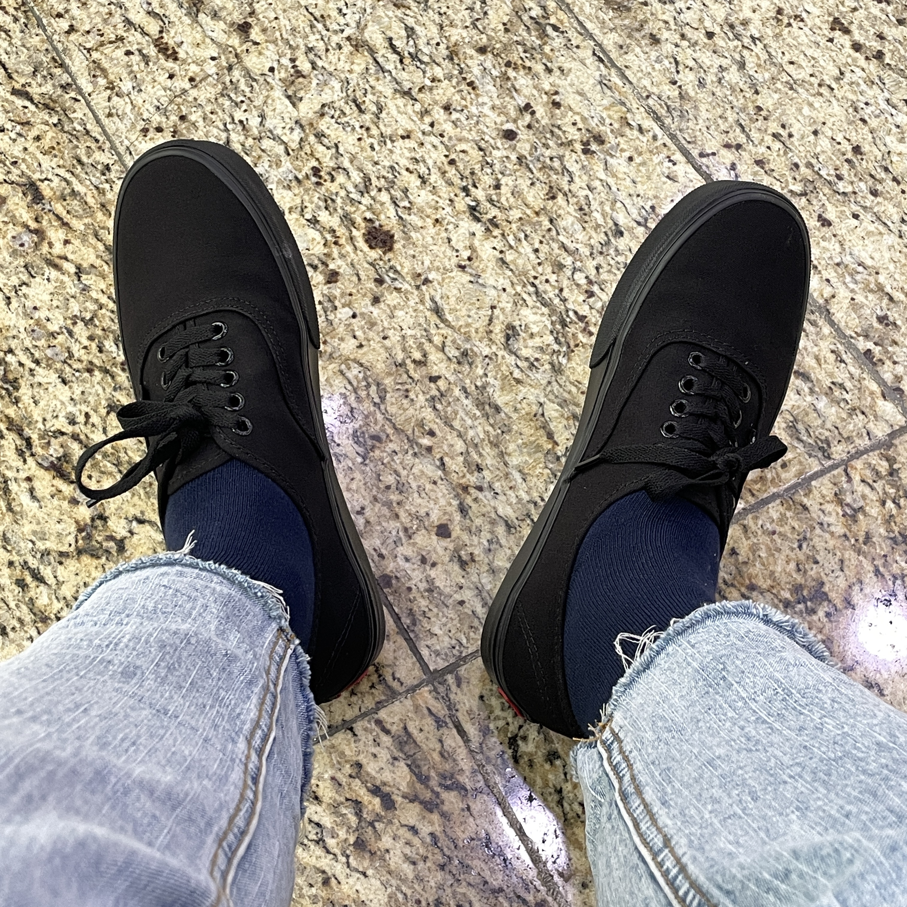Vans Authentic Black 착용 스타일 - 2