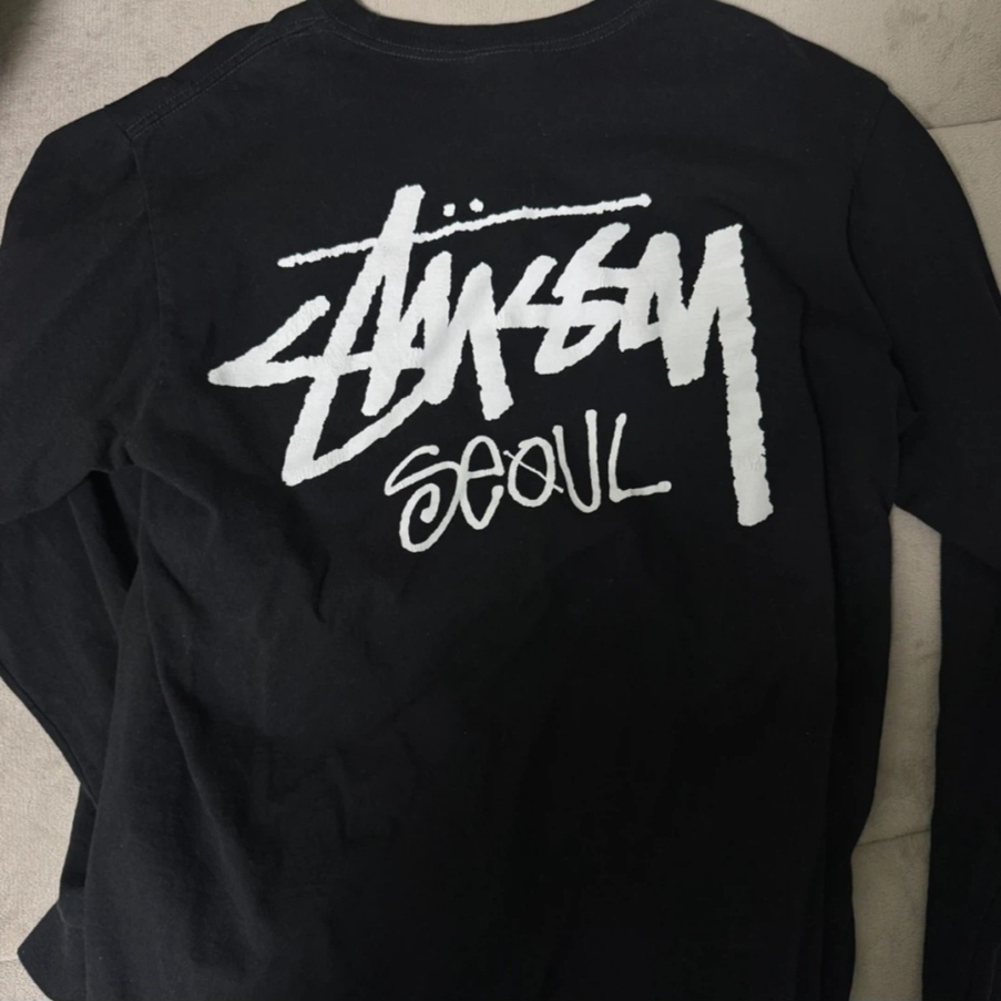 Stussy Stock Seoul LS T-Shirt Black 2023 착용 스타일