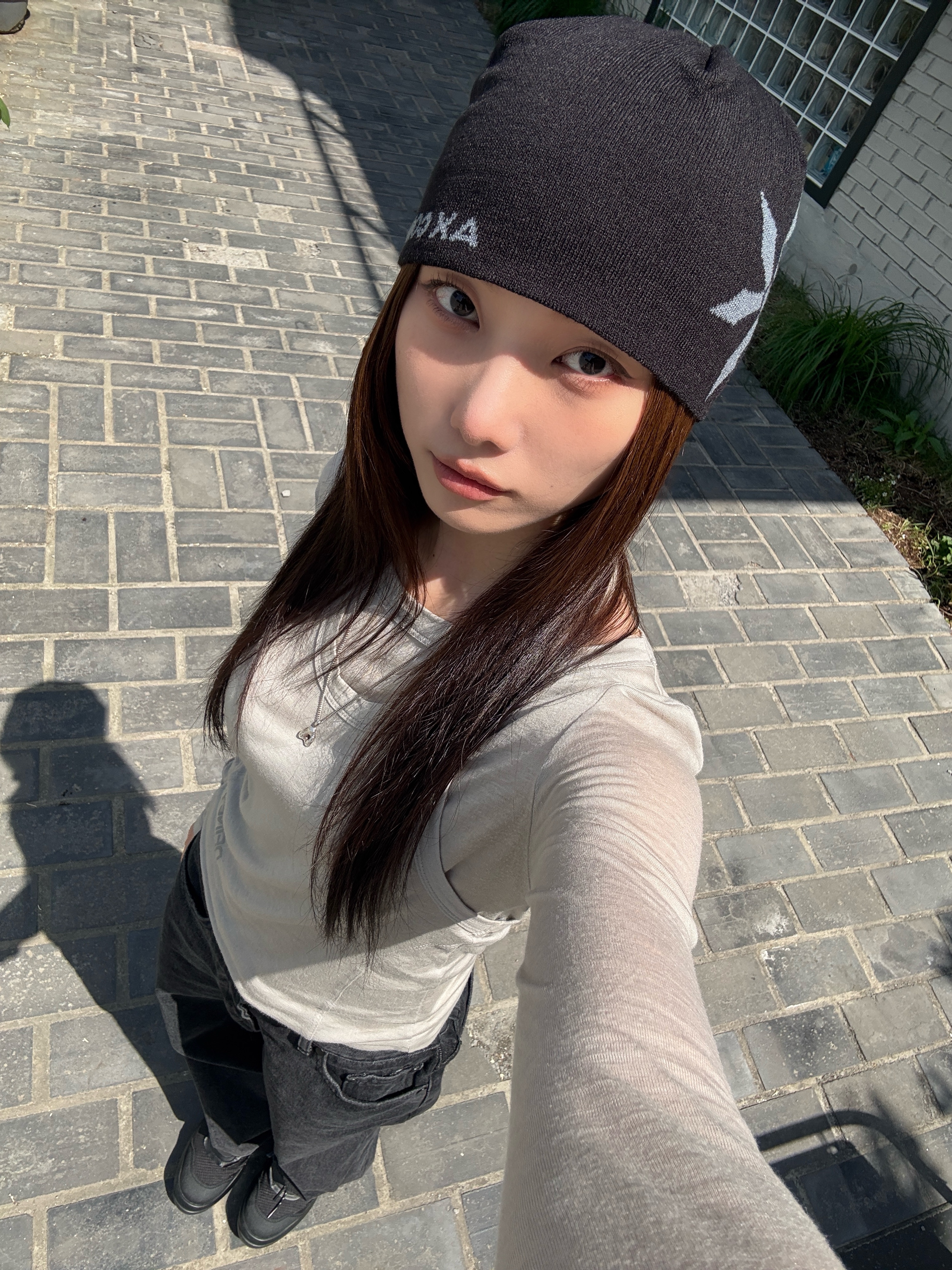 AX CONNECTION Compass Logo Beanie (Lightweight) 착용 스타일 - 2