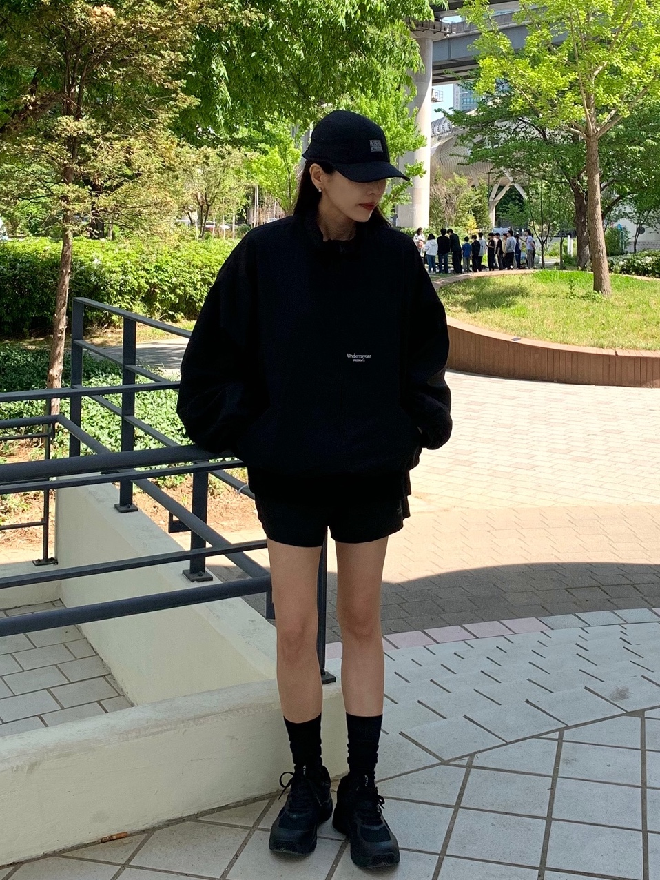 Supreme x Marithe Francois Girbaud Sport Camp Cap Black - 25SS, Undermycar Mu.24 Anti Fxxking Logo Play Crop Zip-up Jacket Black 착용 스타일 - 2