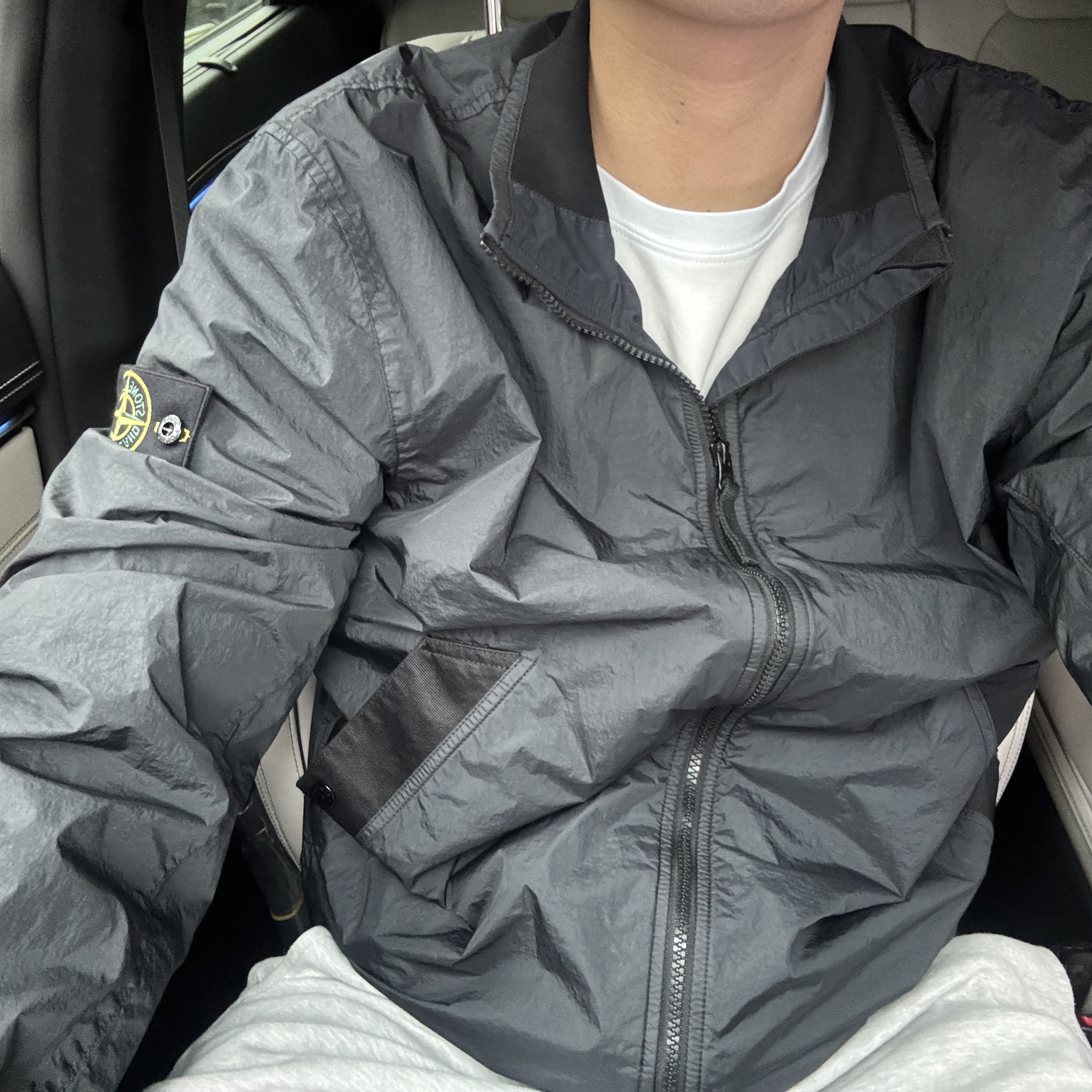 Stone Island 4100111 Garment Dyed Crinkle Reps Nylon Blouson Black - 26SS 착용 스타일