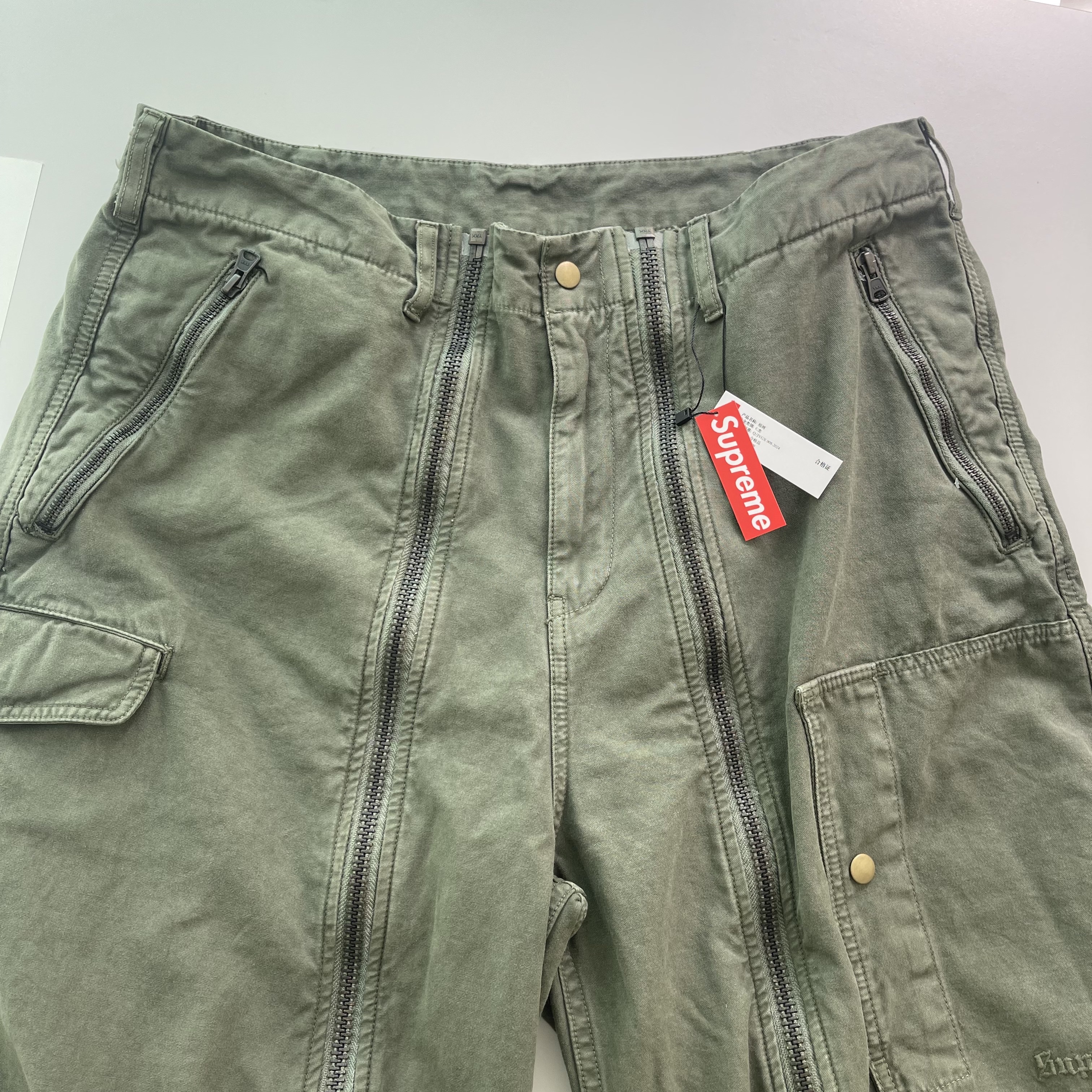 Supreme x Alpha Industries Cotton Flight Pant Olive - 26SS 착용 스타일 - 4