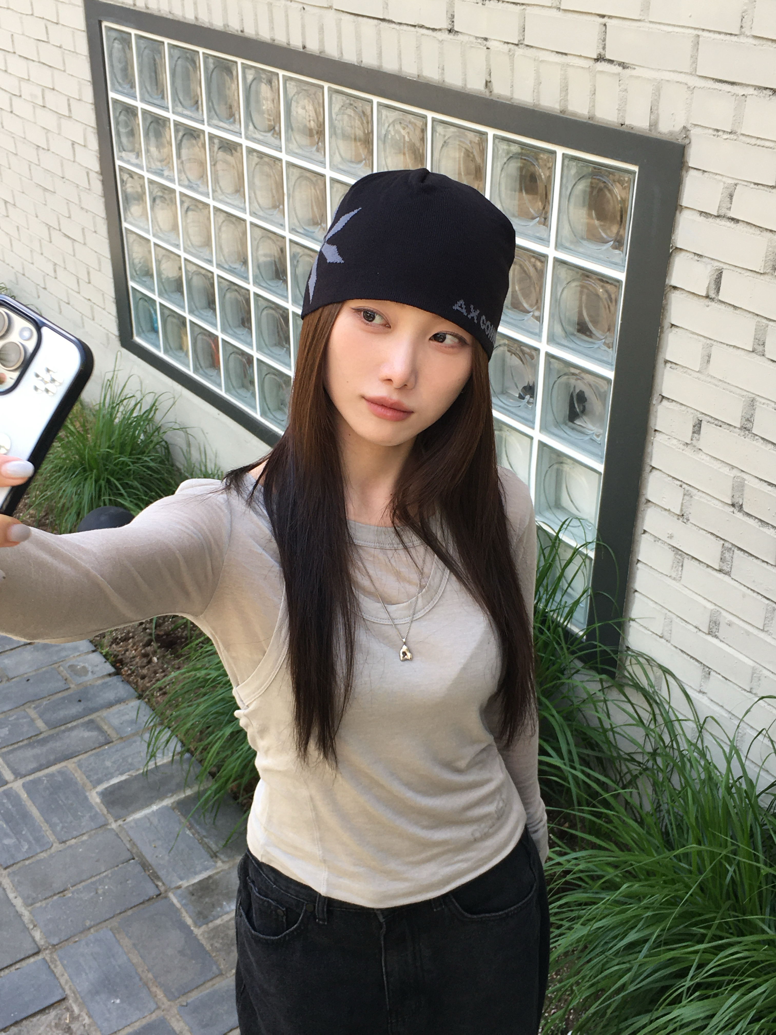 AX CONNECTION Compass Logo Beanie (Lightweight) 착용 스타일 - 2