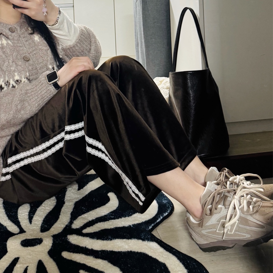 New Balance 204L Suede Mushroom Arid Stone 착용 스타일
