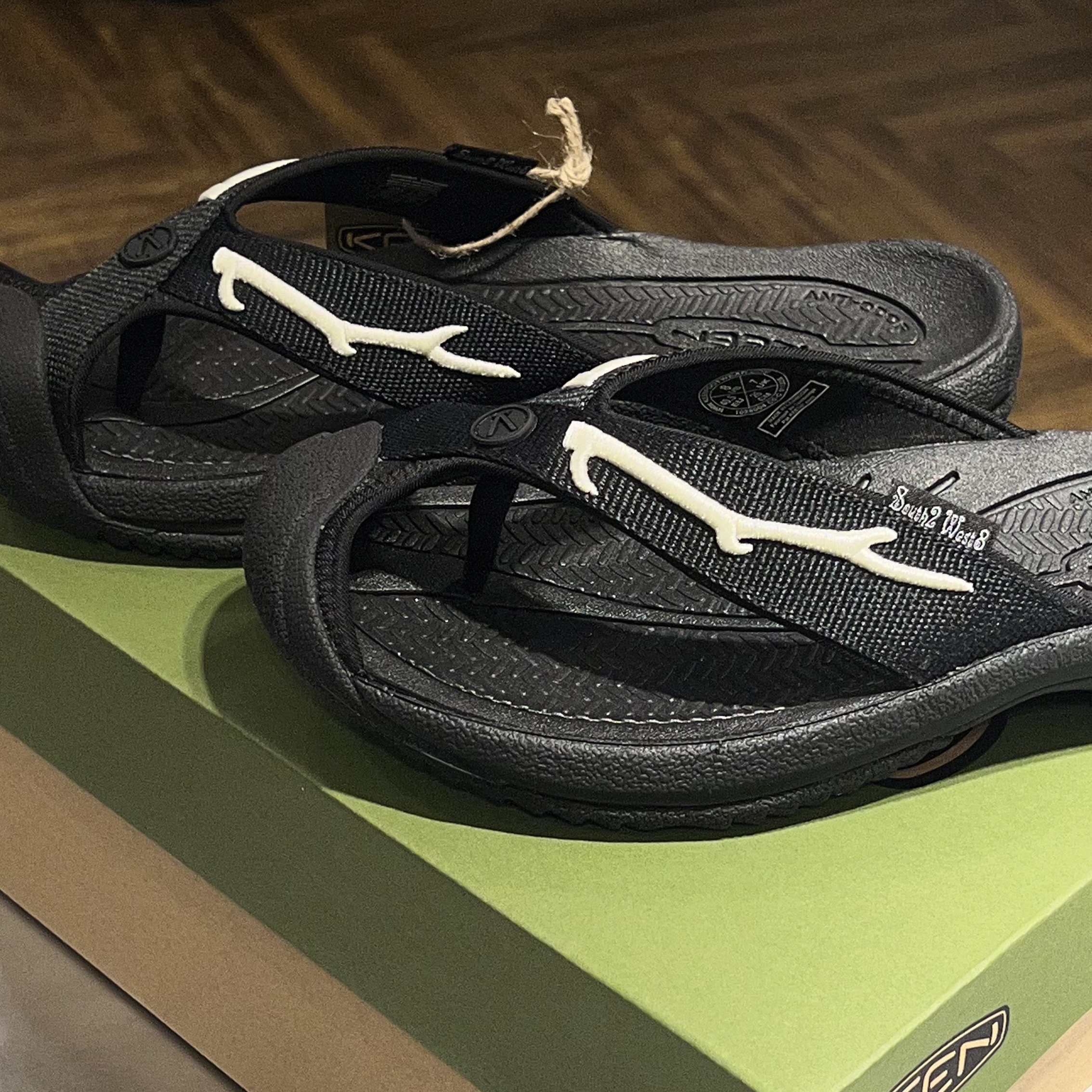 Keen x South2 West8 Waimea H2 Deer Horn Embossed 착용 스타일 - 4