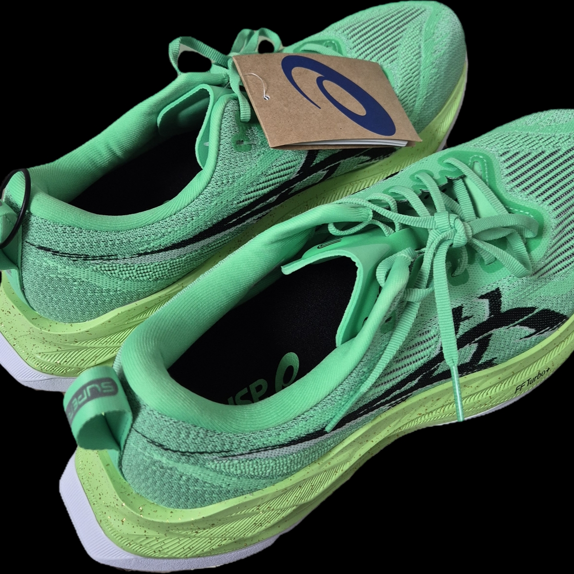 Asics Superblast 2 Ekiden Vital Green Black 착용 스타일 - 2