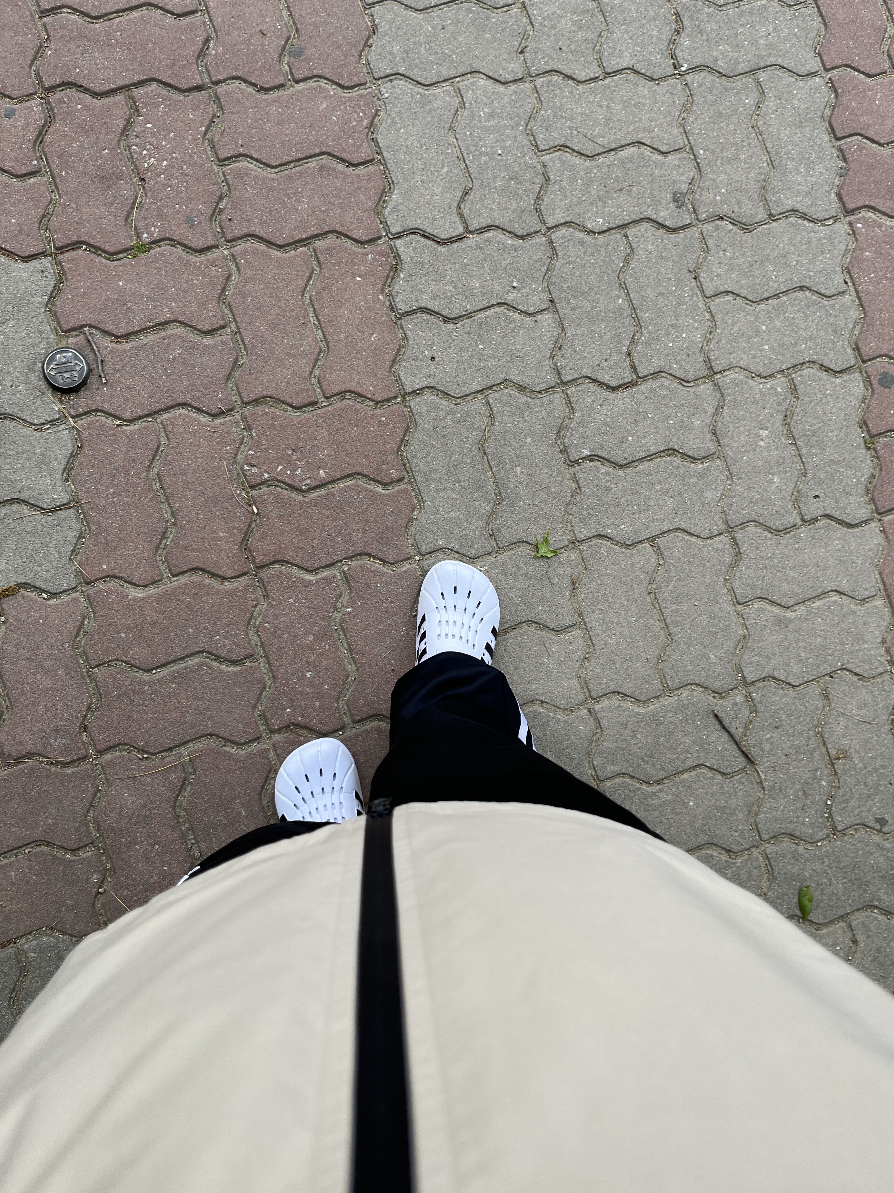 Adidas Adilette Clog White Black 착용 스타일