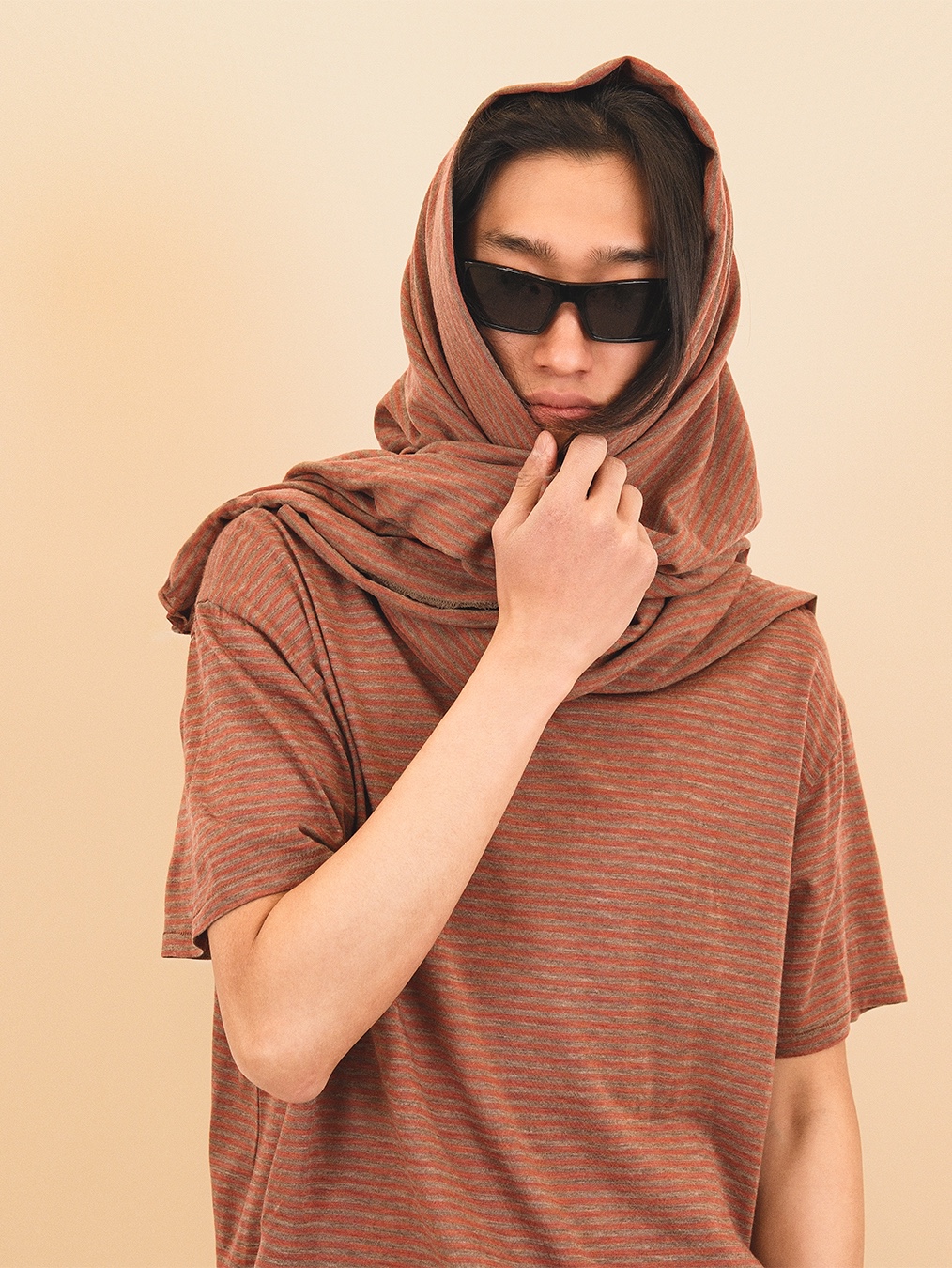 POSR Fuzzy Tee 착용 스타일