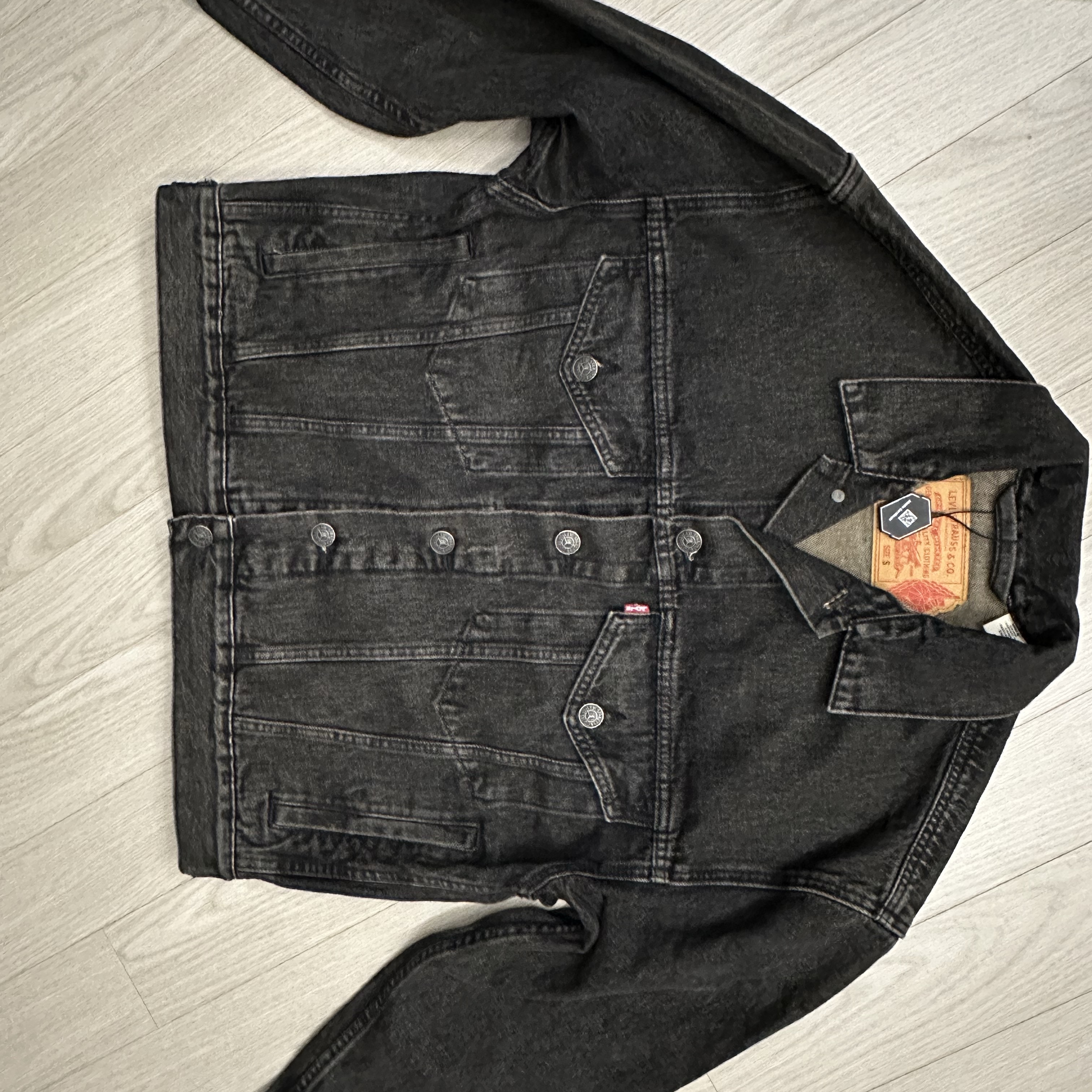 Levi's x Jordan Type III Trucker Black 착용 스타일 - 1