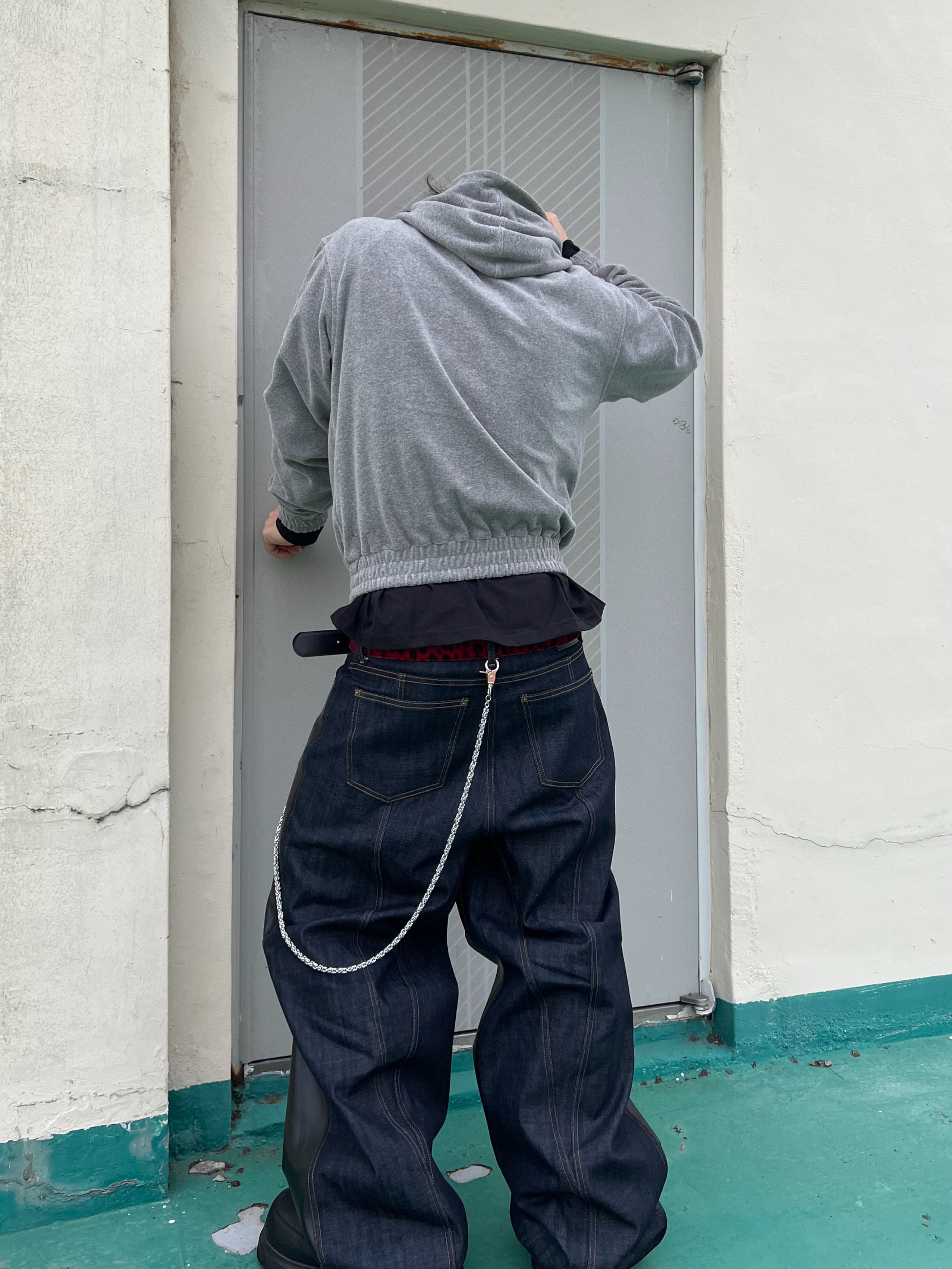 emostanceclub French Terry Buddha Hoodie, emostanceclub Leather Panel Half and Half Denim Indigo 착용 스타일 - 2