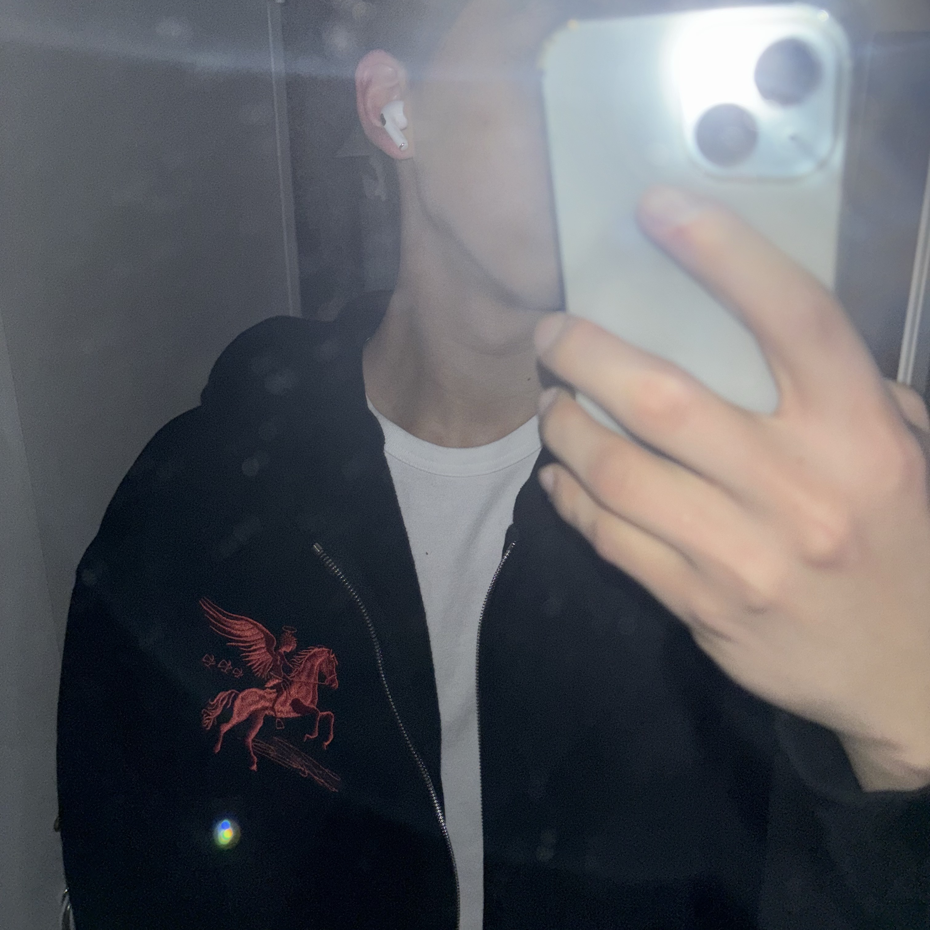 PACOSPLY Falling Angel Zip Up Hoodie Black 착용 스타일
