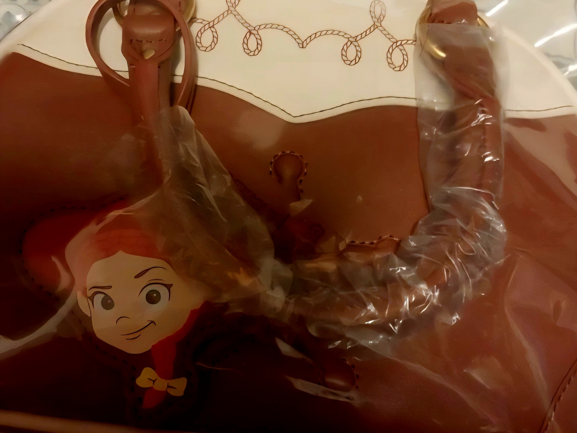 Starbucks x Toy Story 5 MD Cowgirl Bowling Bag Brown 착용 스타일
