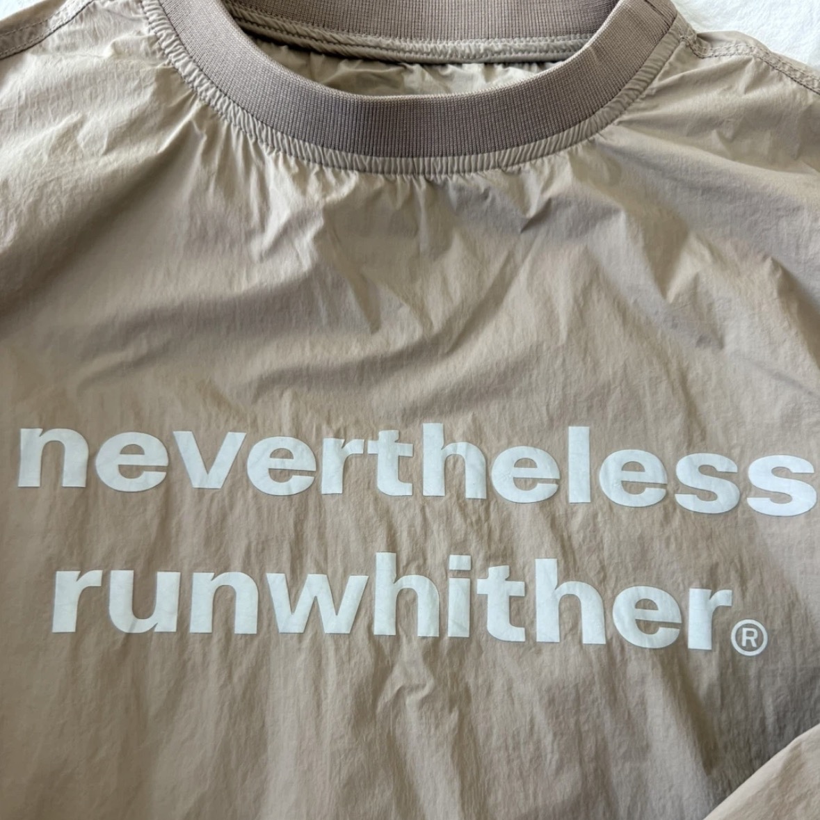 [KREAM 단독] runwhither Windbreaker MTM Brown 착용 스타일