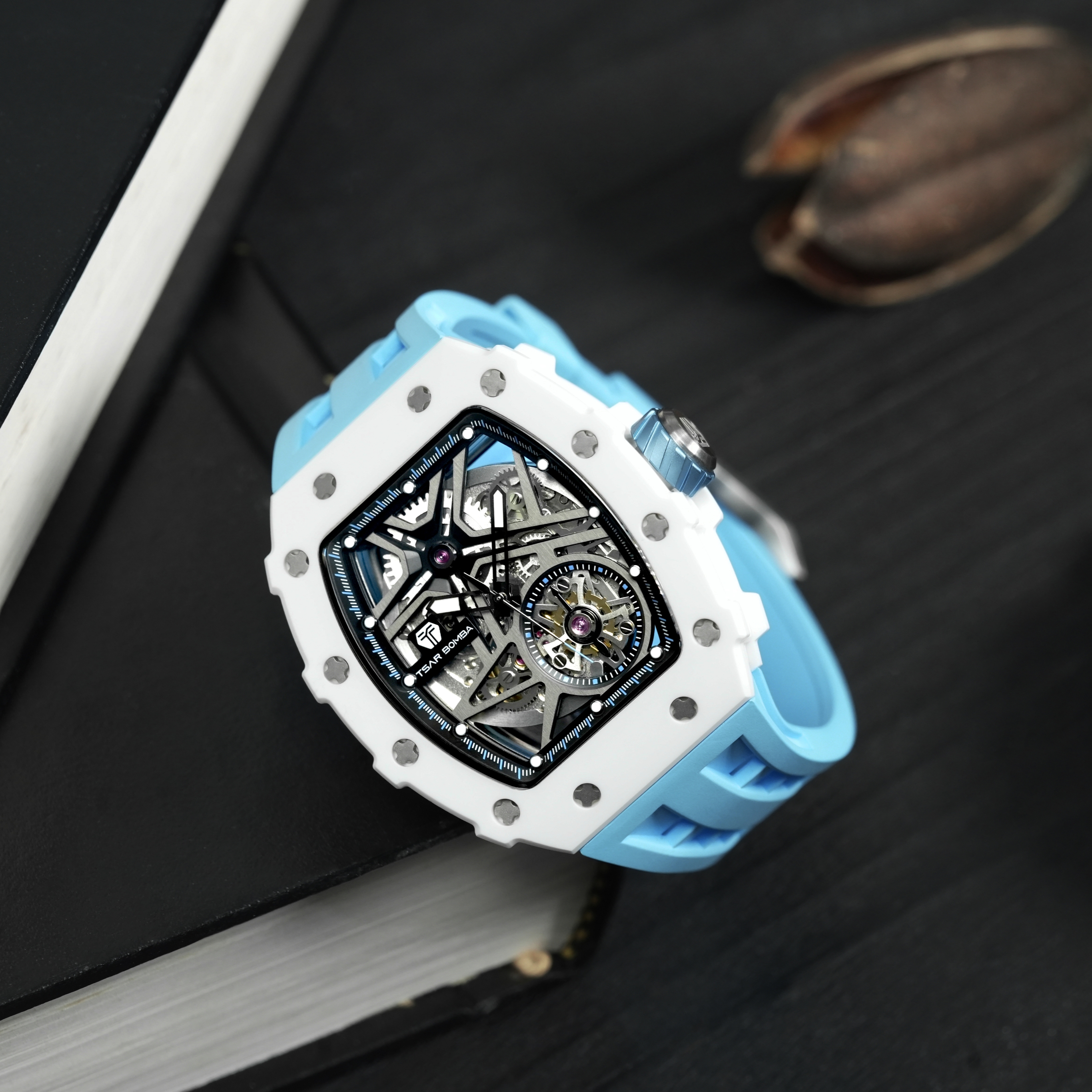 Tsar Bomba Elemental Ceramic Automatic TB8209C-04 Blue White 착용 스타일 - 2