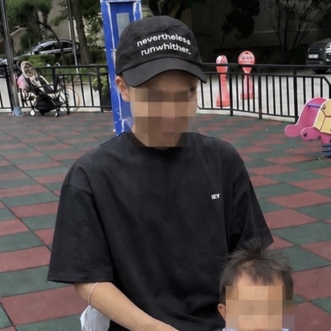 [KREAM 단독] runwhither Signature Light Cap Black 착용 스타일