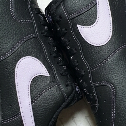 Nike Air Force 1 Low Black Lilac 착용 스타일