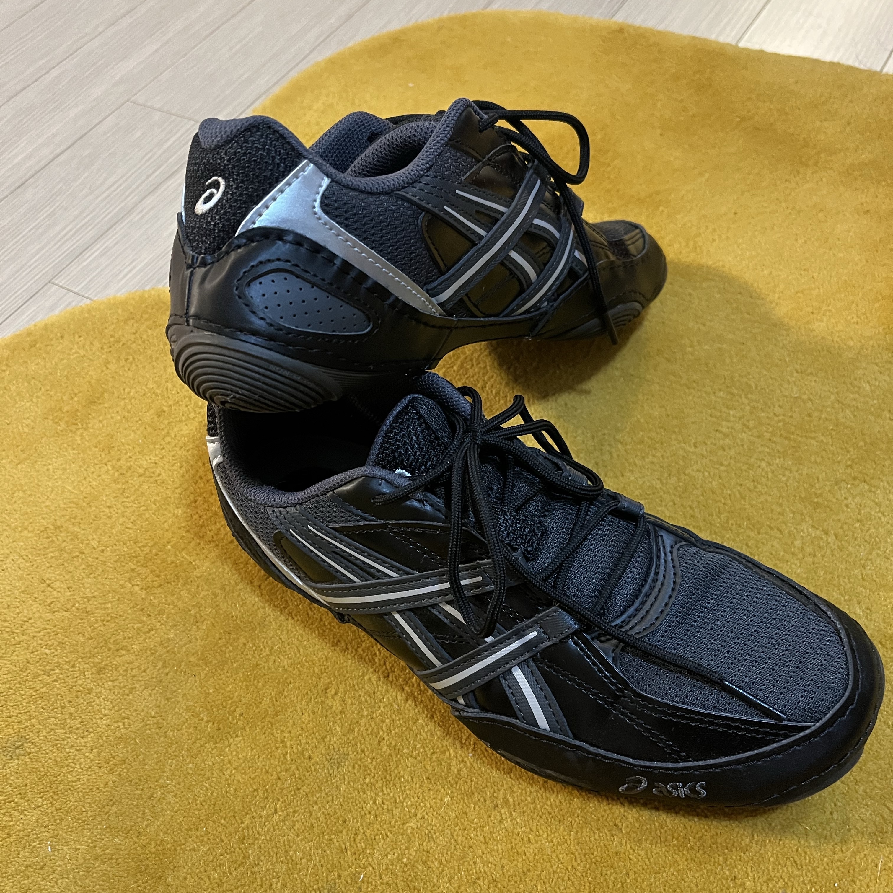 Asics Hypersync Graphite Grey Black 착용 스타일