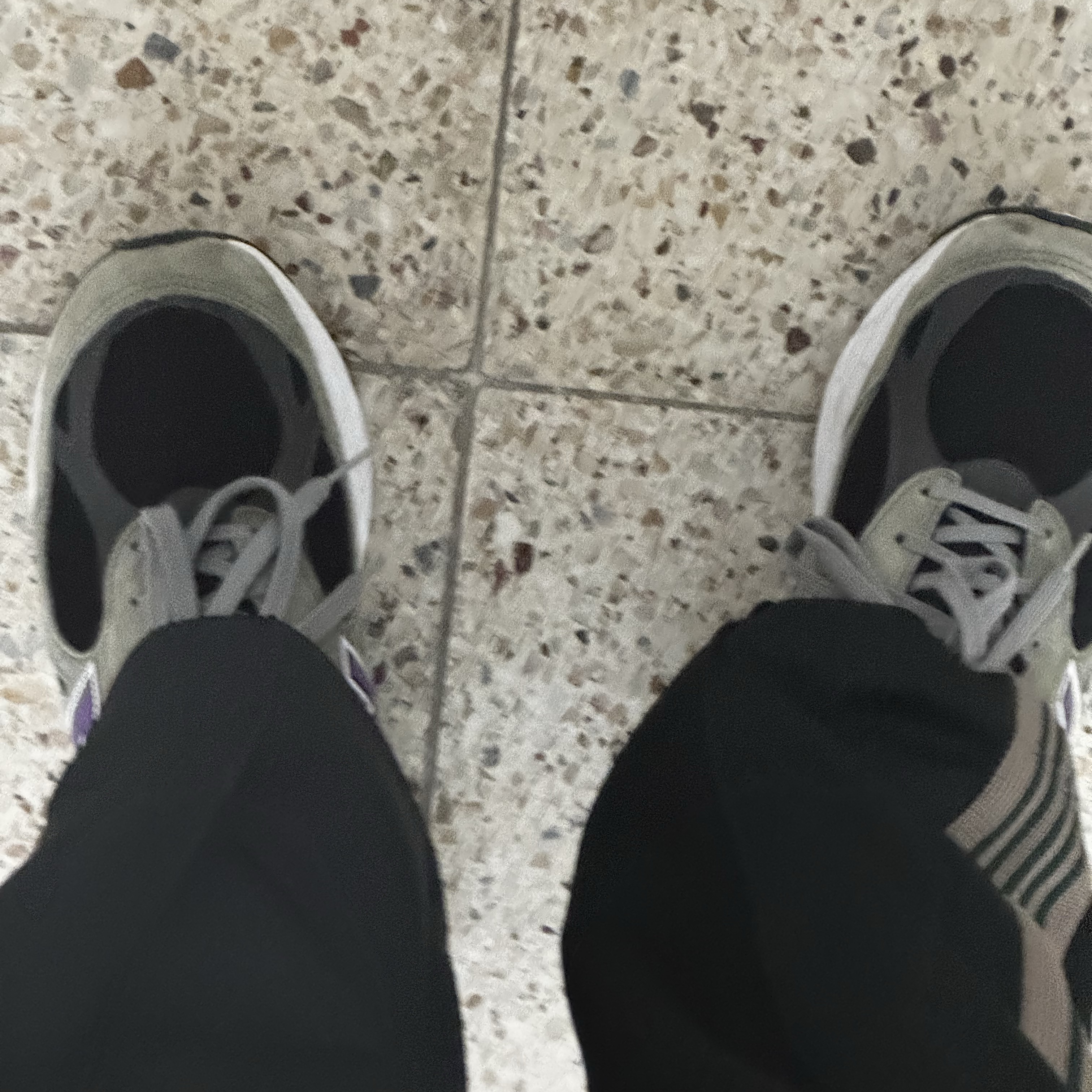 New Balance x JJJJound 990v3 Olive 착용 스타일