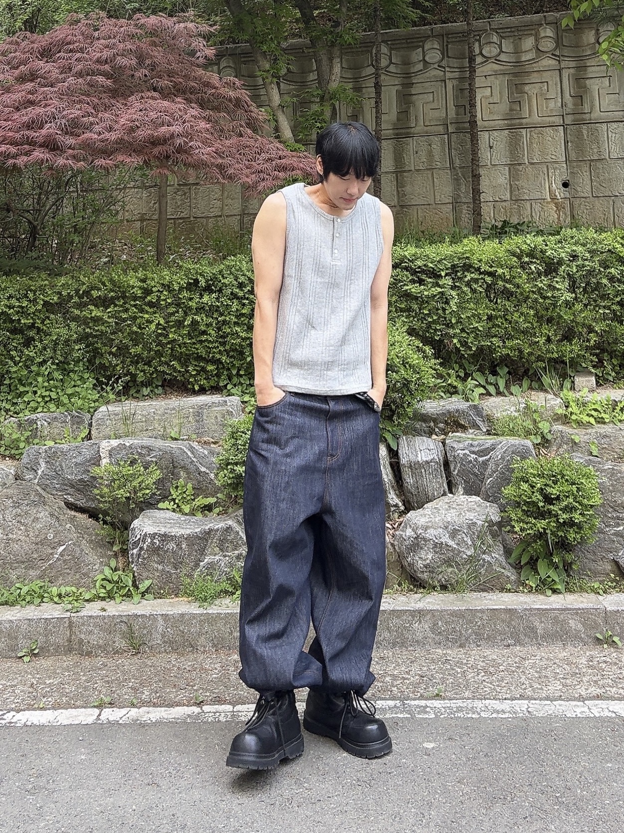 Nonnod Zen Raw Selvedge Denim Pants Indigo 착용 스타일 - 2