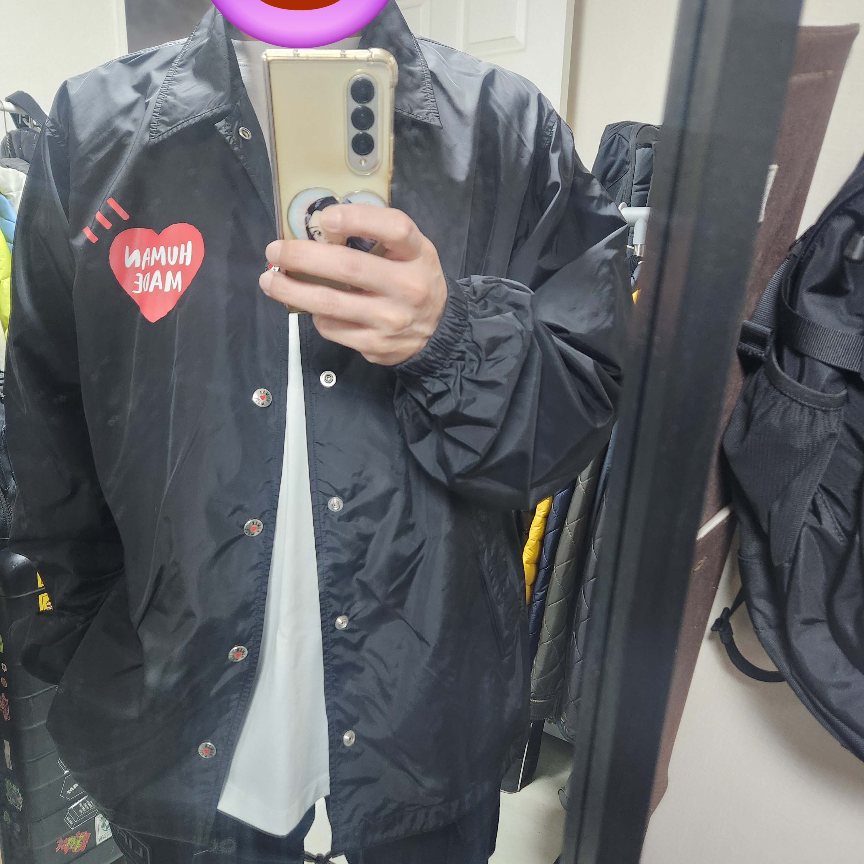 Human Made Coach Jacket Black, Jordan 1 Retro High OG University Gold Light Bordeaux 착용 스타일 - 1