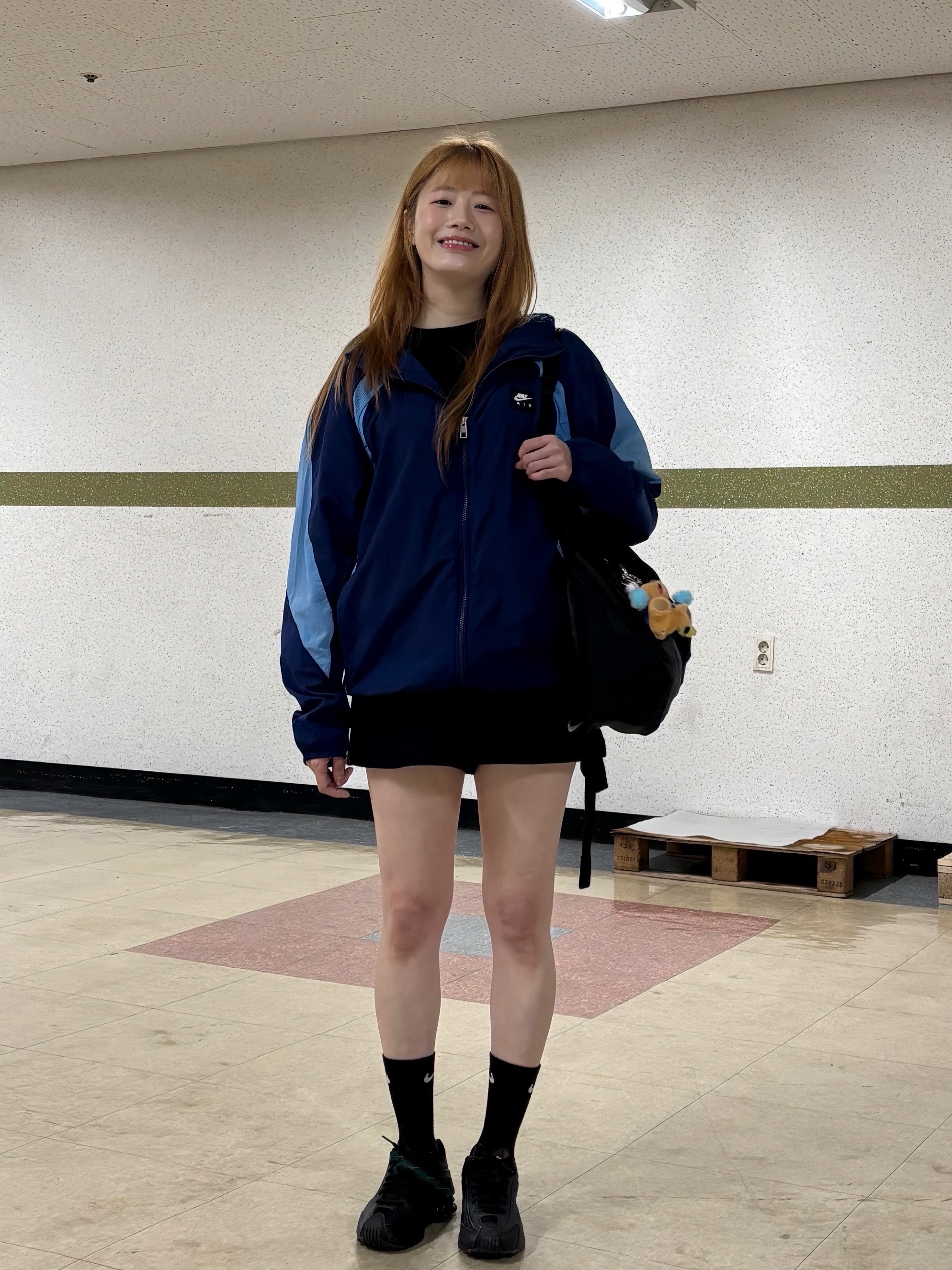 Starbucks x KBO Lions Bearista Keychain, (W) Nike Shox R4 Black 착용 스타일 - 4