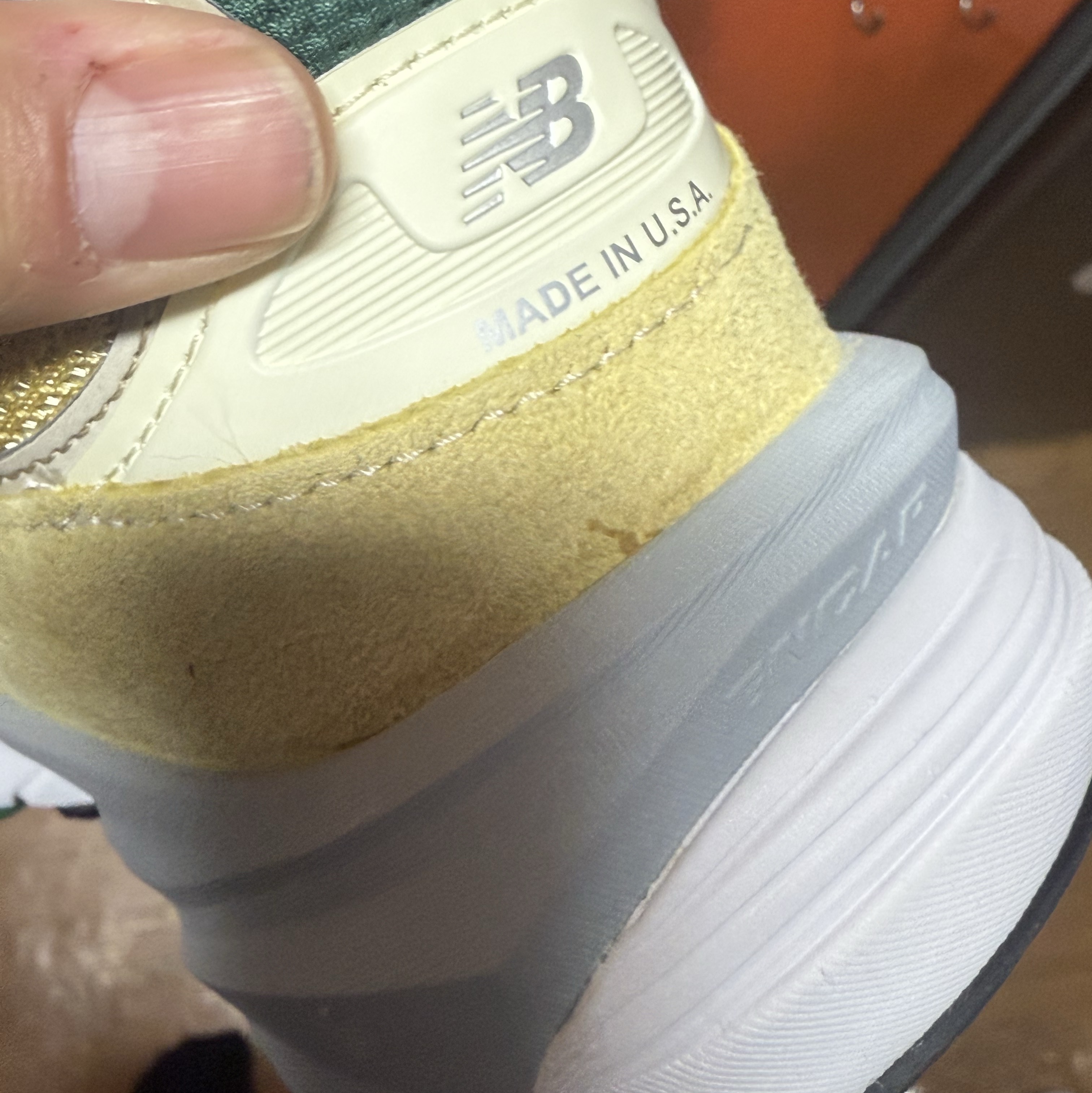 New Balance 990v6 Made in USA Sulphur Green 착용 스타일 - 3
