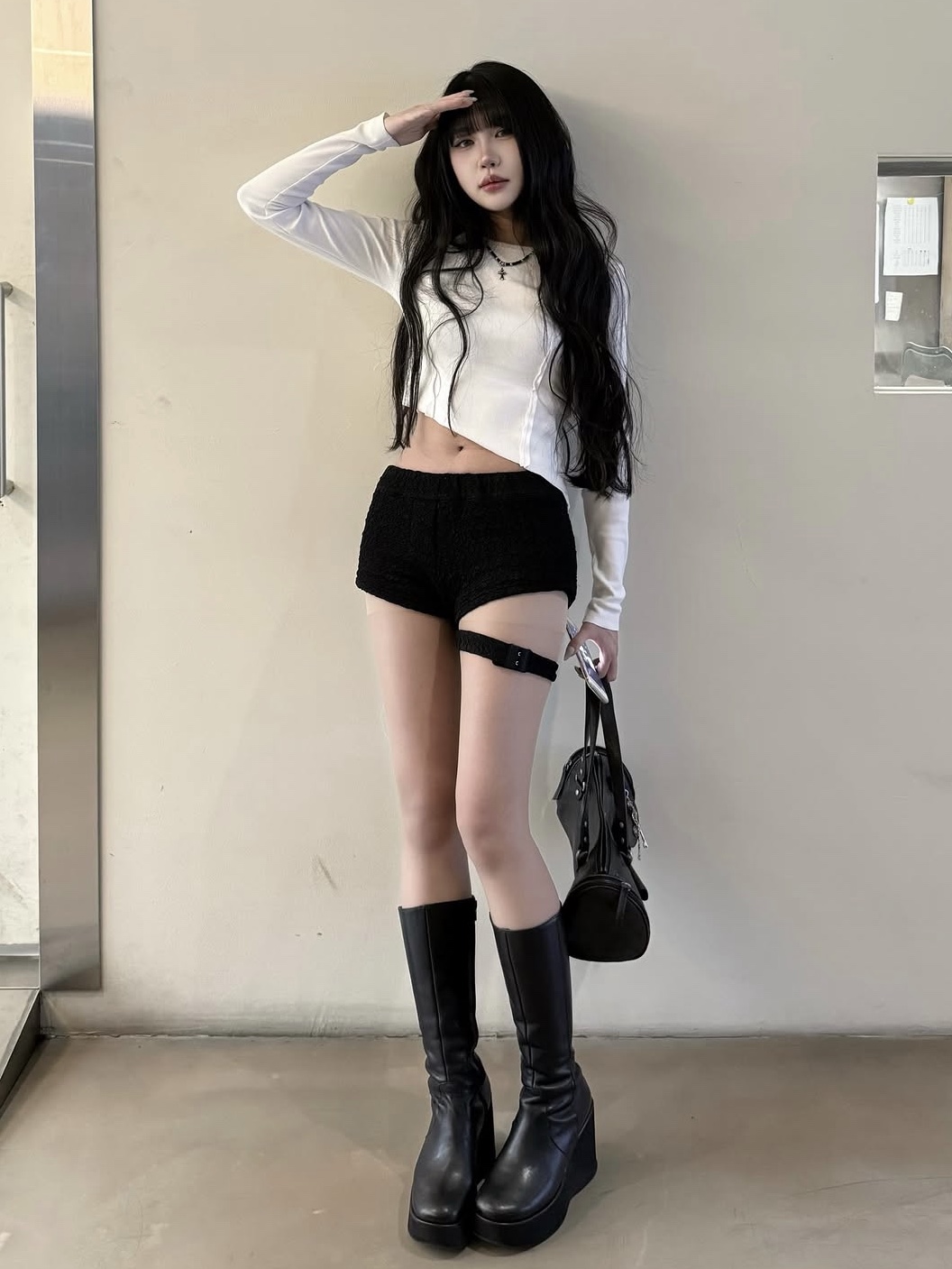 PHOS333 W Diagonal Long Sleeved White 착용 스타일 - 3