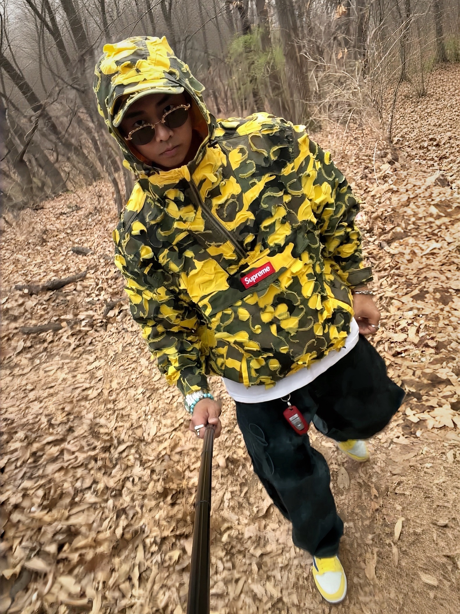 Supreme Griffin Camp Cap Yellow Camo - 22FW, Supreme x Griffin Anorak Yellow Camo - 22FW 착용 스타일
