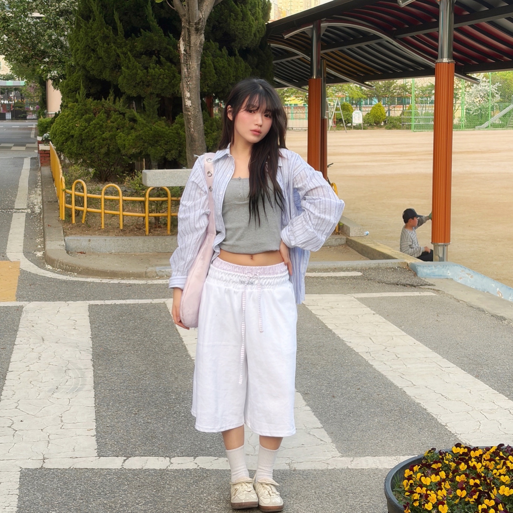 SLEEKGLOW Boxer Trunk Bermuda Pants White 착용 스타일