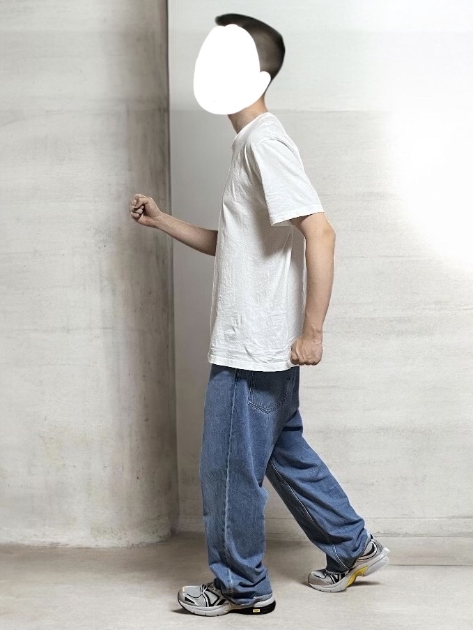 Uniqlo Wide Straight Jeans Blue 착용 스타일
