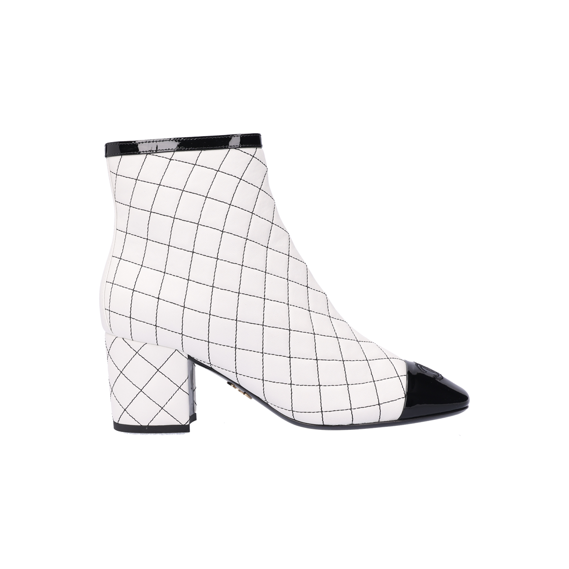 ITSJ9M6DB9T8 Chanel Leather Patent Boots White & Black