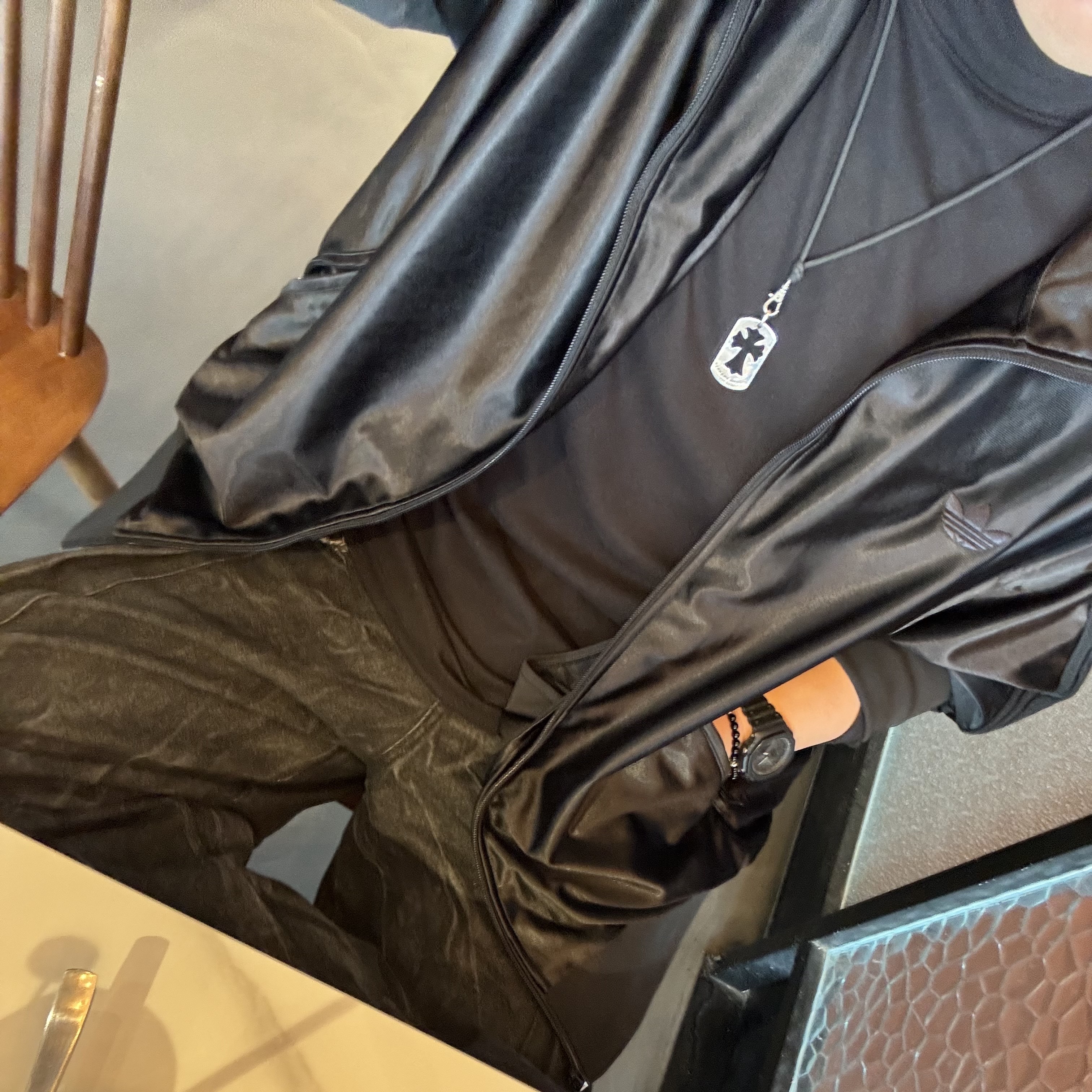 Adidas Q3 Oversized Track Top Black - KR Sizing 착용 스타일