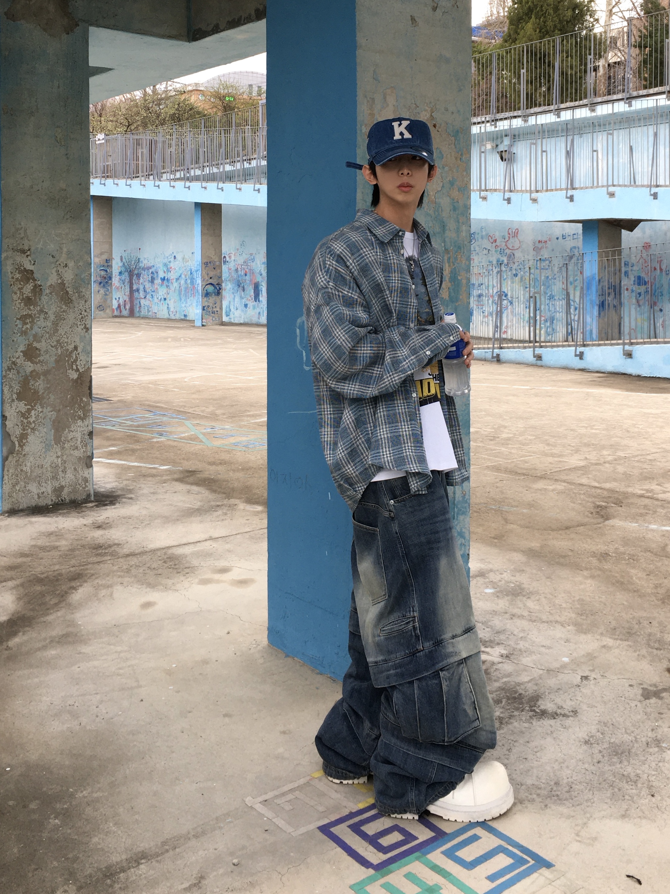Kamien Belarus Linen Check Shirt, Kamien Titan Baggy Denim Pants Blue 착용 스타일 - 6