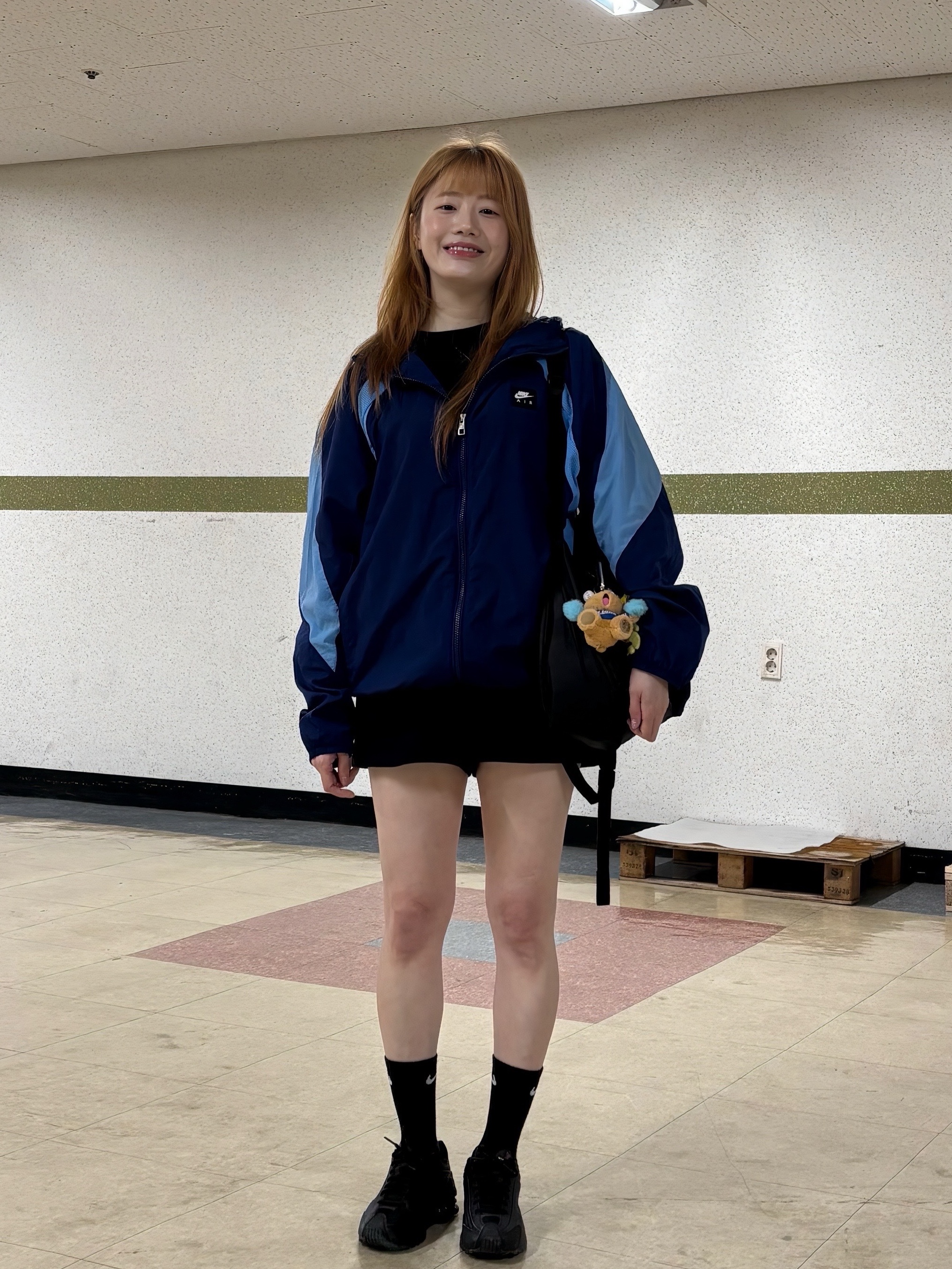 Starbucks x KBO Lions Bearista Keychain, (W) Nike Shox R4 Black 착용 스타일 - 2