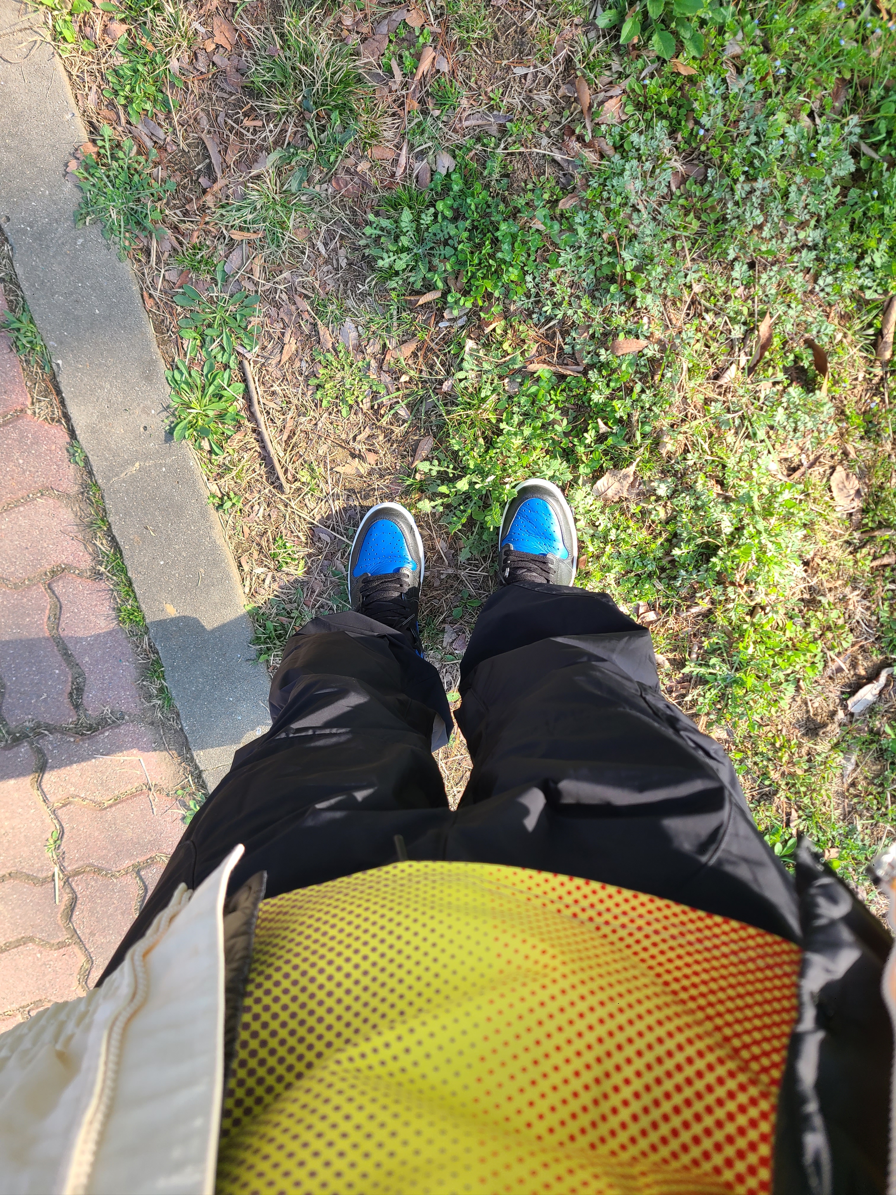 Jordan 1 Retro Royal 2017, Nike x Off-White NRG Track Suit Black - US/EU 착용 스타일 - 1