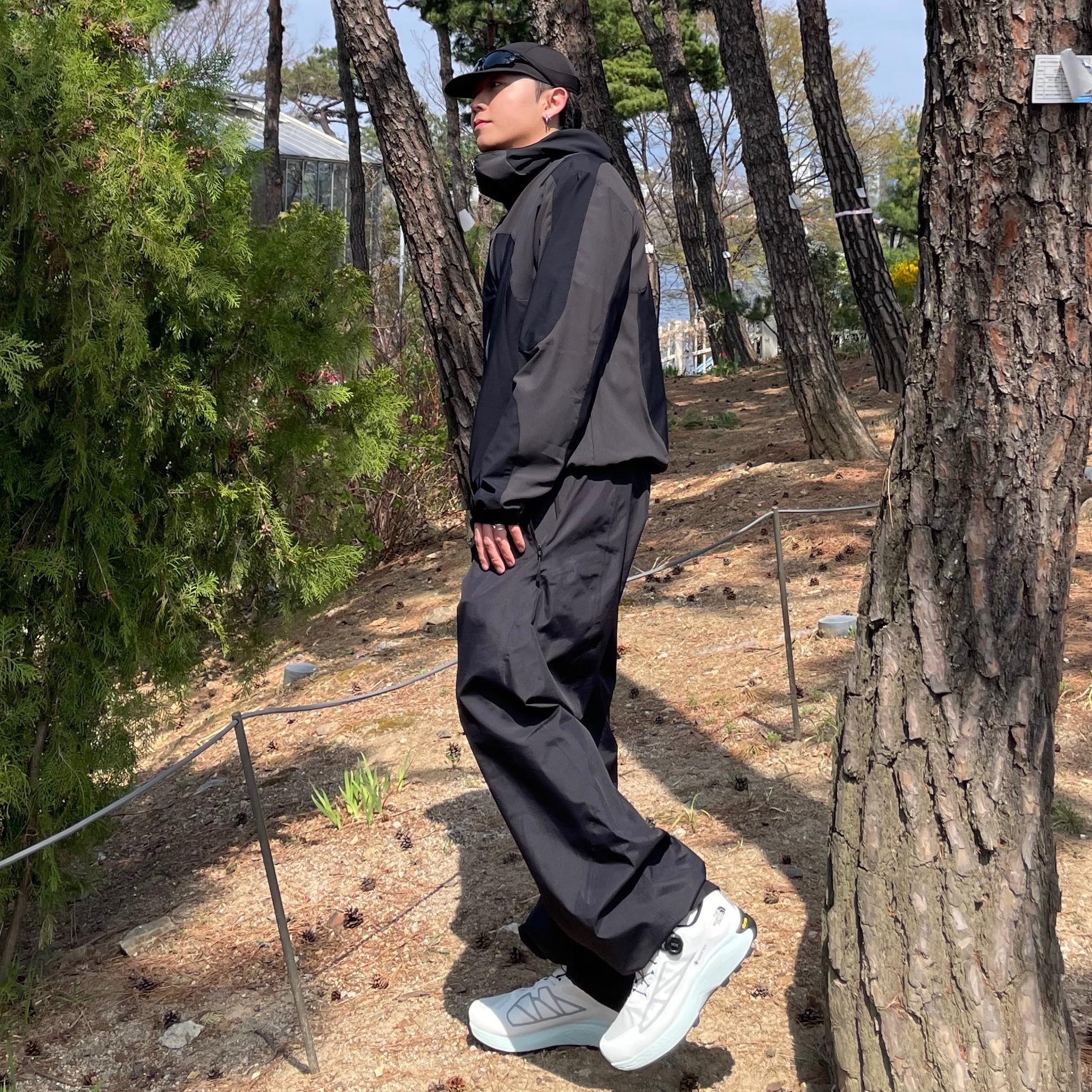 Sansan Gear 2.5L Windblock Pants Black - 23FW 착용 스타일 - 2
