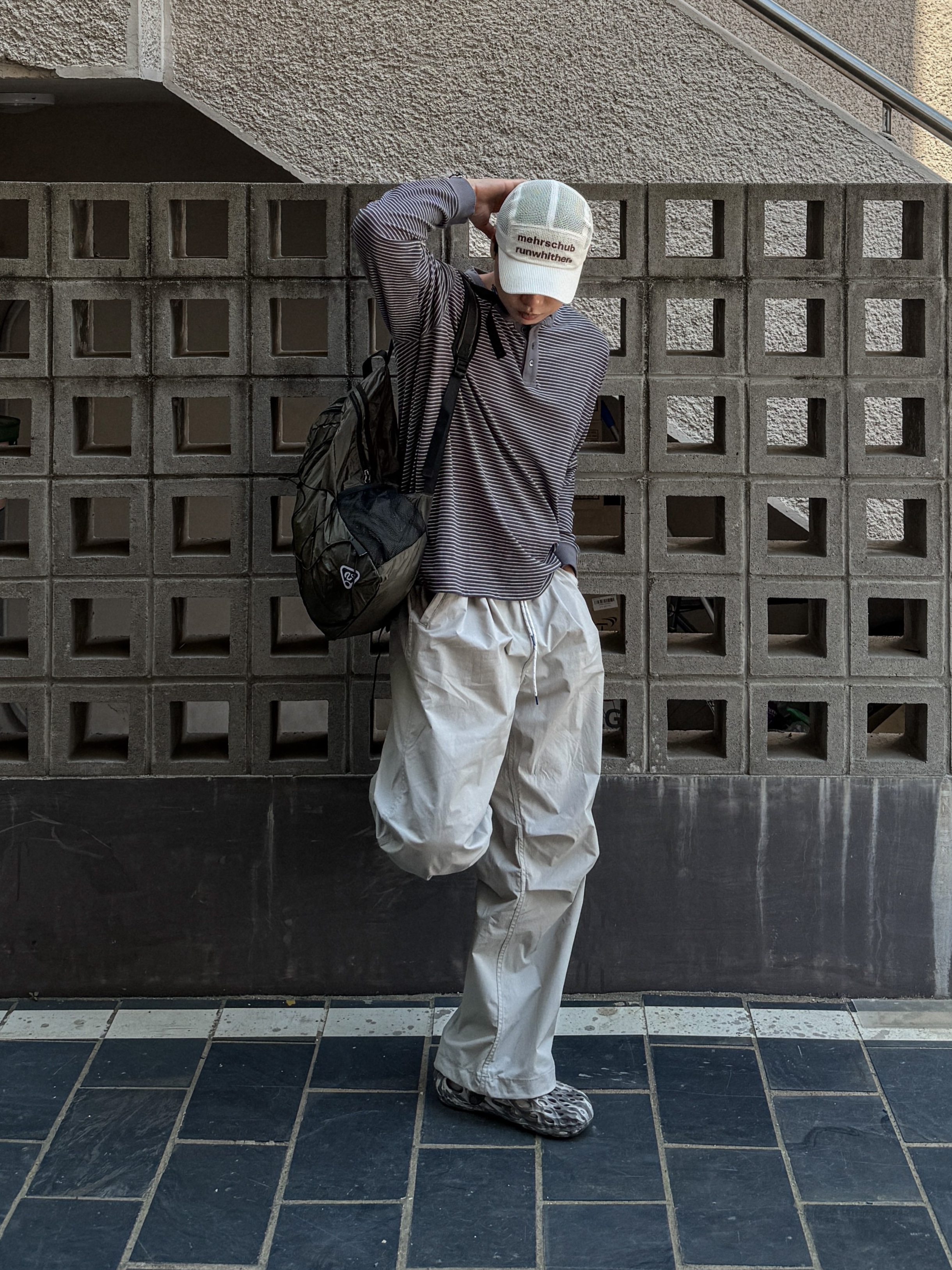[KREAM 단독] runwhither Mesh Cap Ivory 착용 스타일 - 3