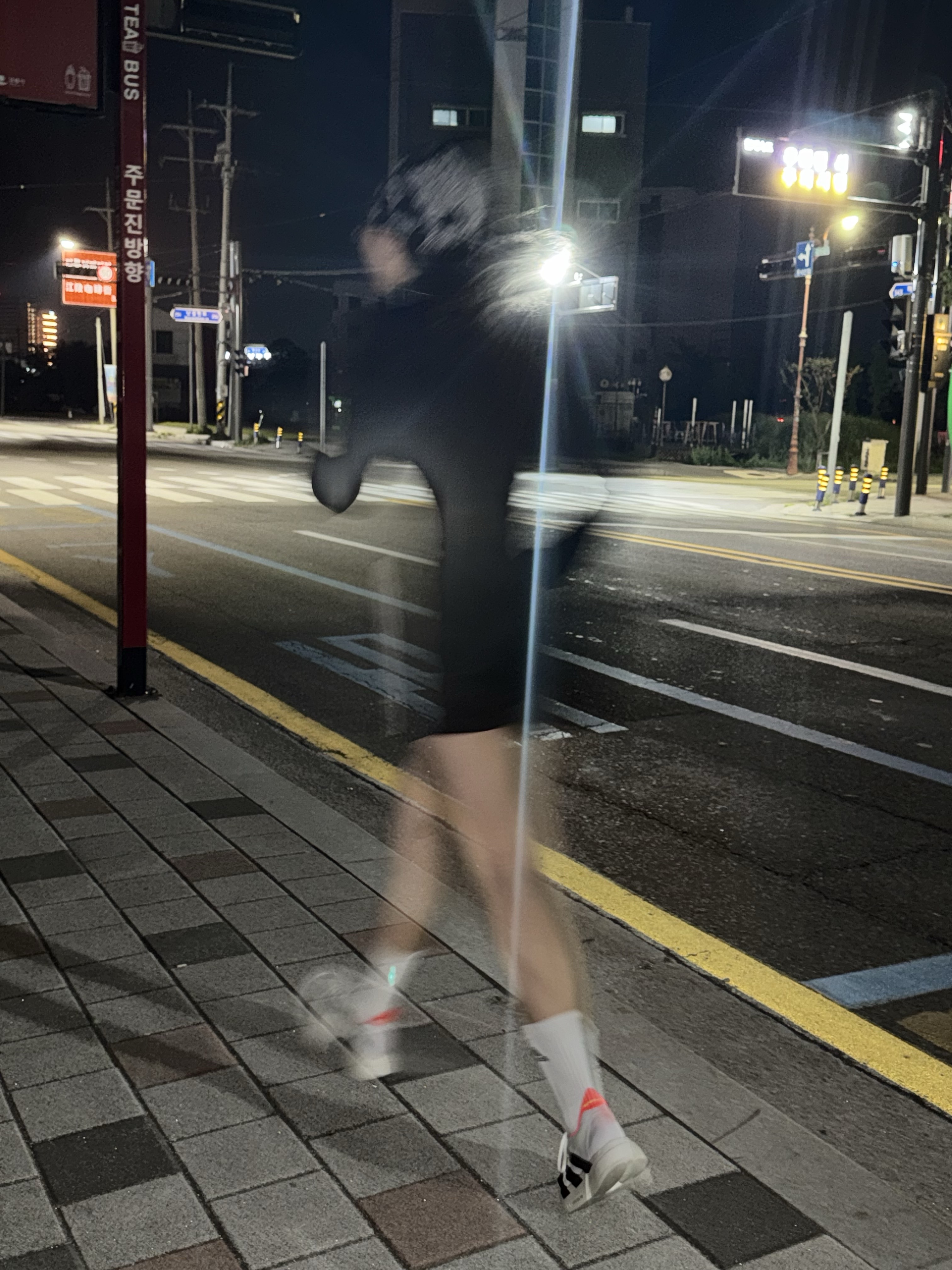 (W) Adidas Originals Ruffle Shorts Black - KR Sizing, Adidas Adizero Adios Pro 4 Cloud White Core Black 착용 스타일 - 2