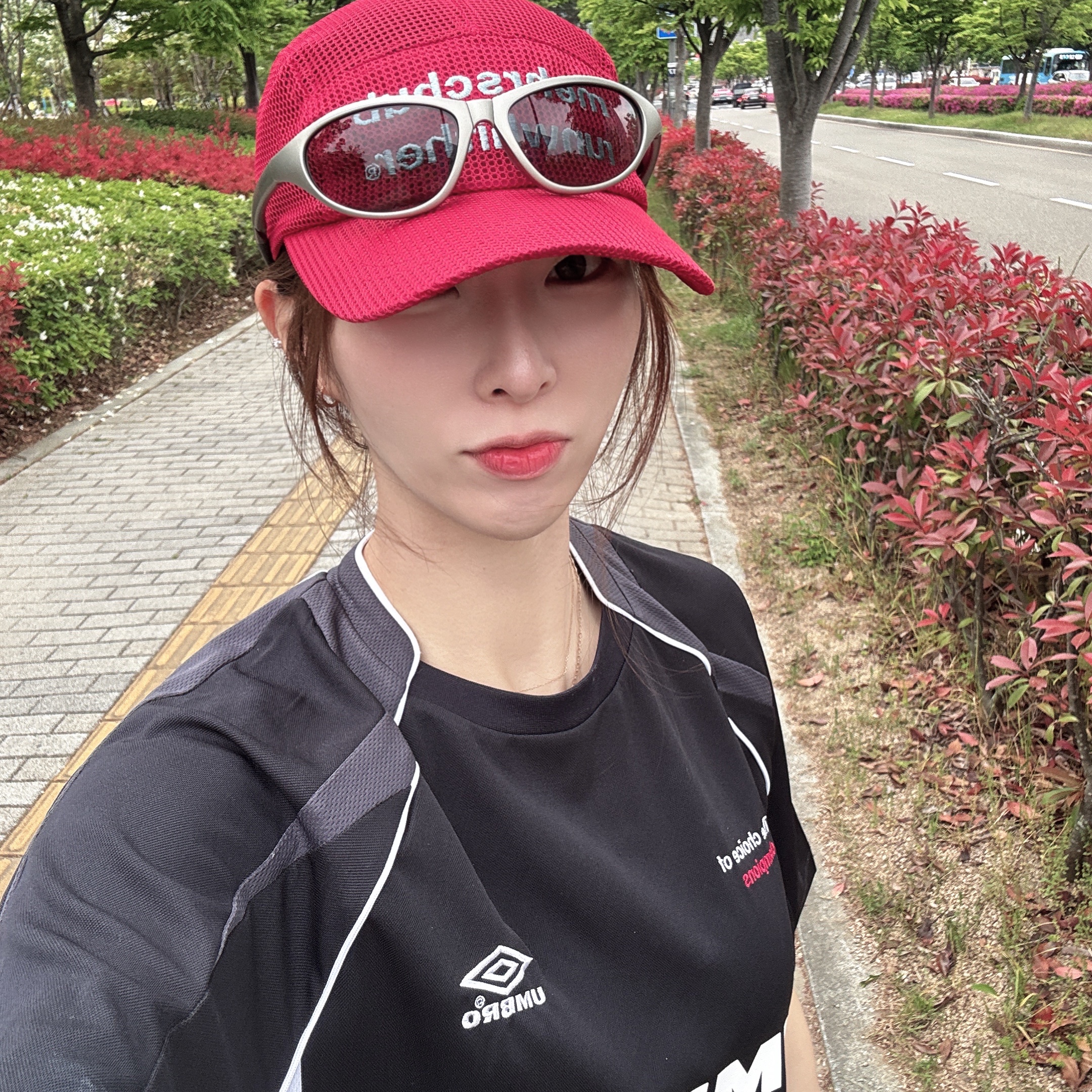 [KREAM 단독] RWR x MEHR Mesh Cap Red, [KREAM 단독] VVM ON,UP,IN Energy 3set 착용 스타일 - 2