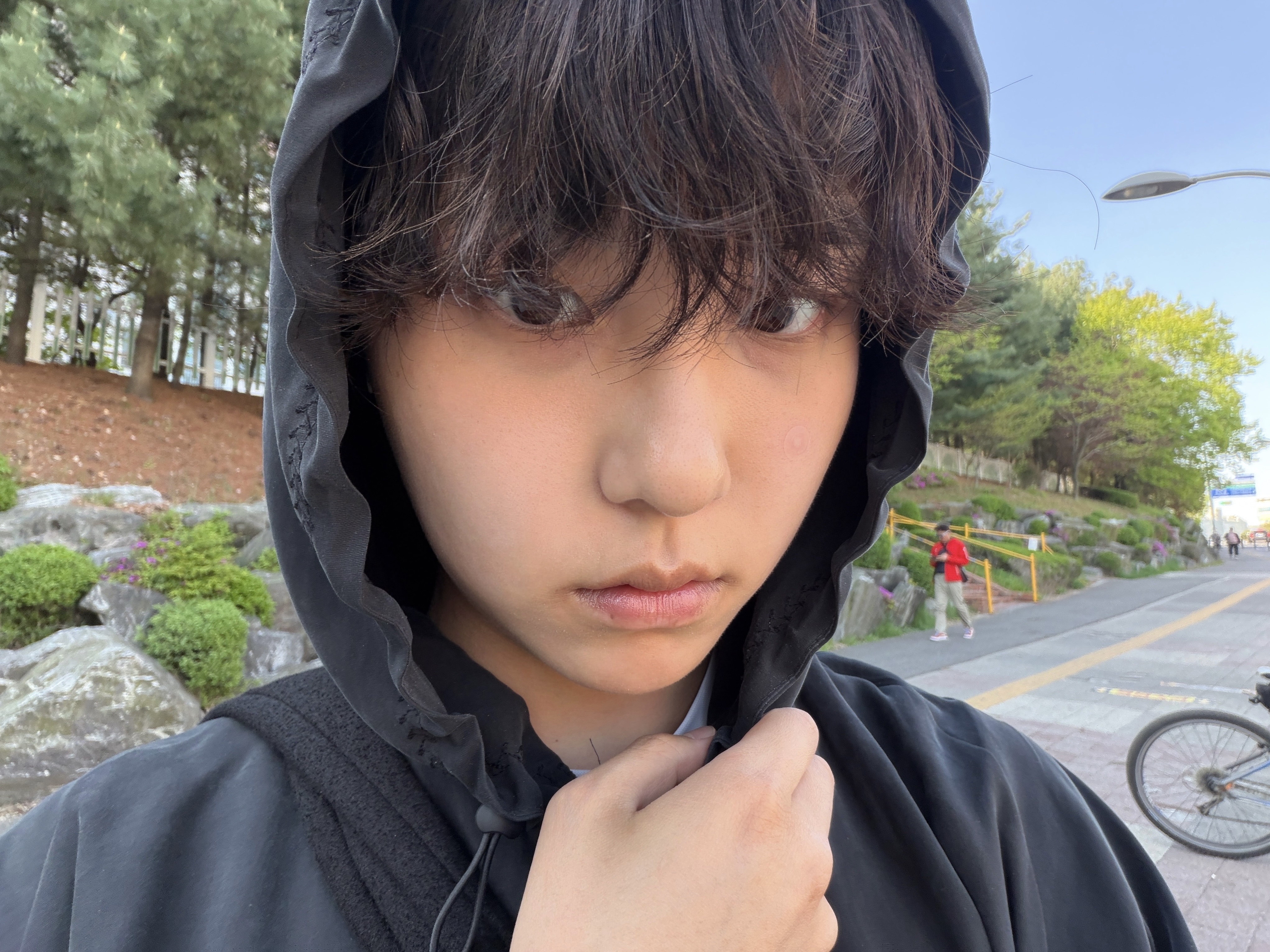 Xlim EP.9 01 Hoodie Black 착용 스타일