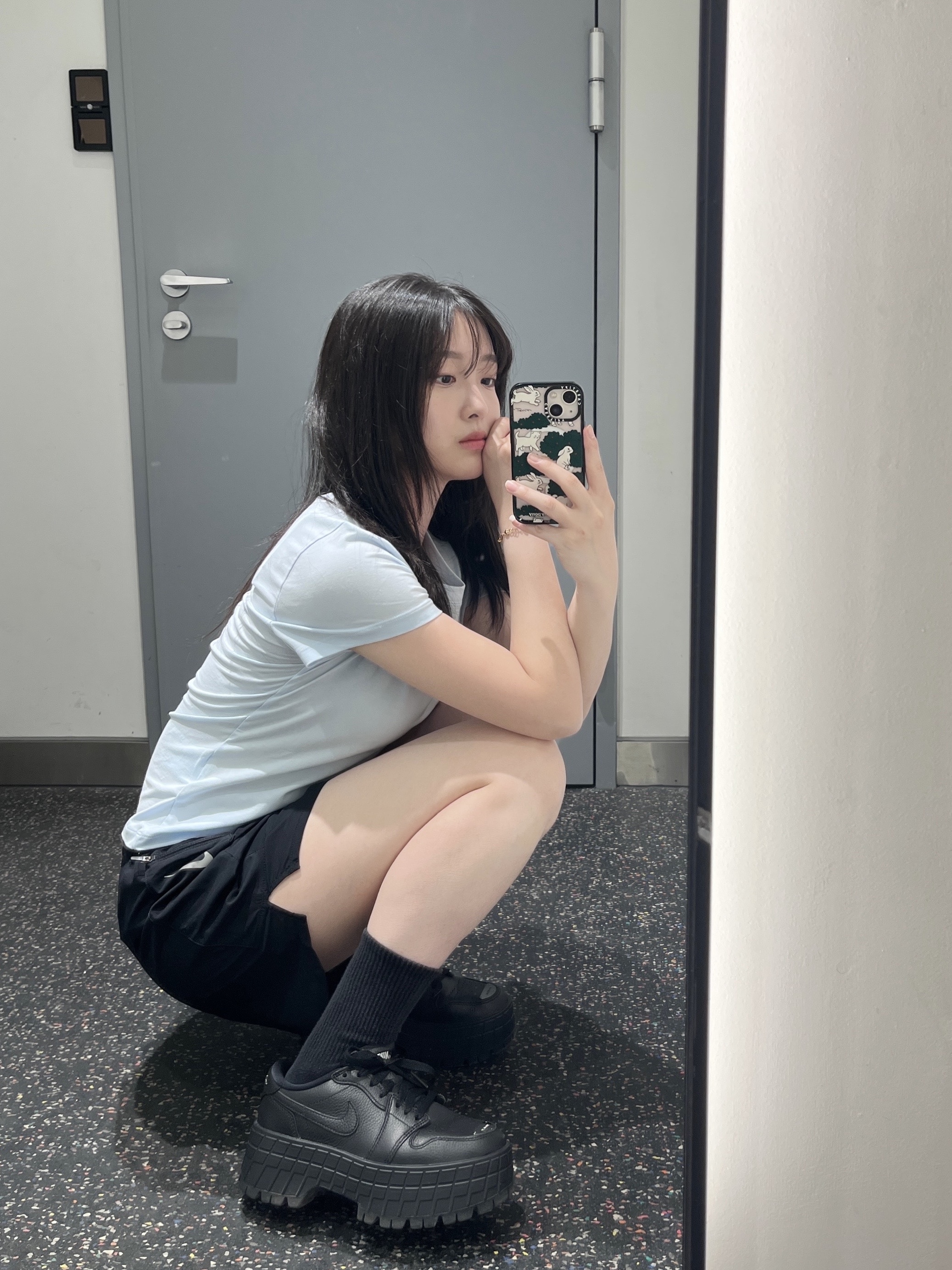 (W) Jordan 1 Brooklyn Low Black 착용 스타일 - 1